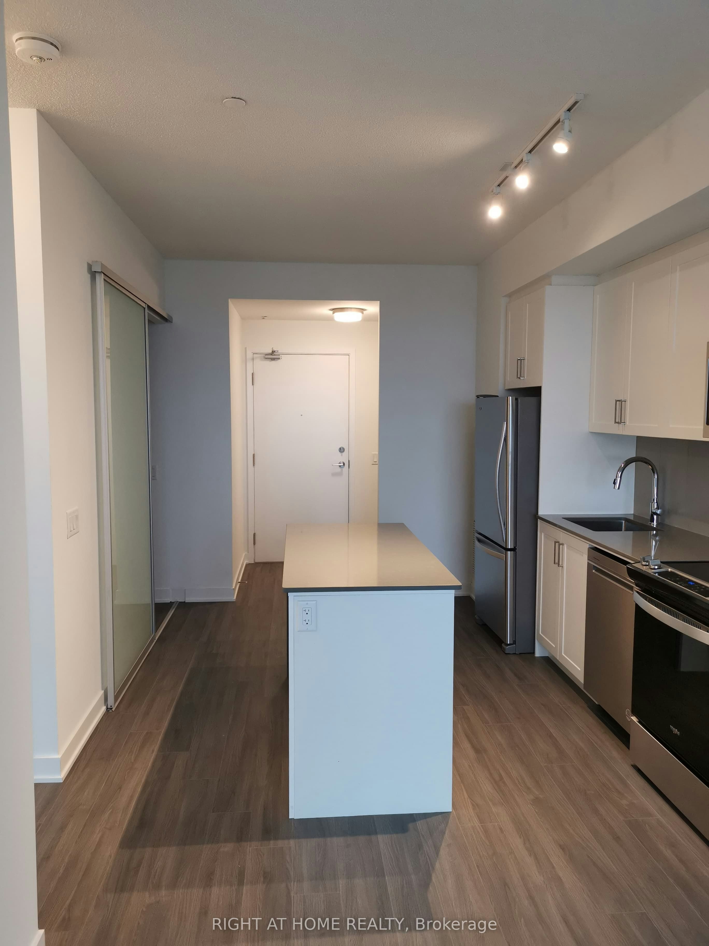 612-681 Yonge Street E, Barrie, ON, L9J 0K1