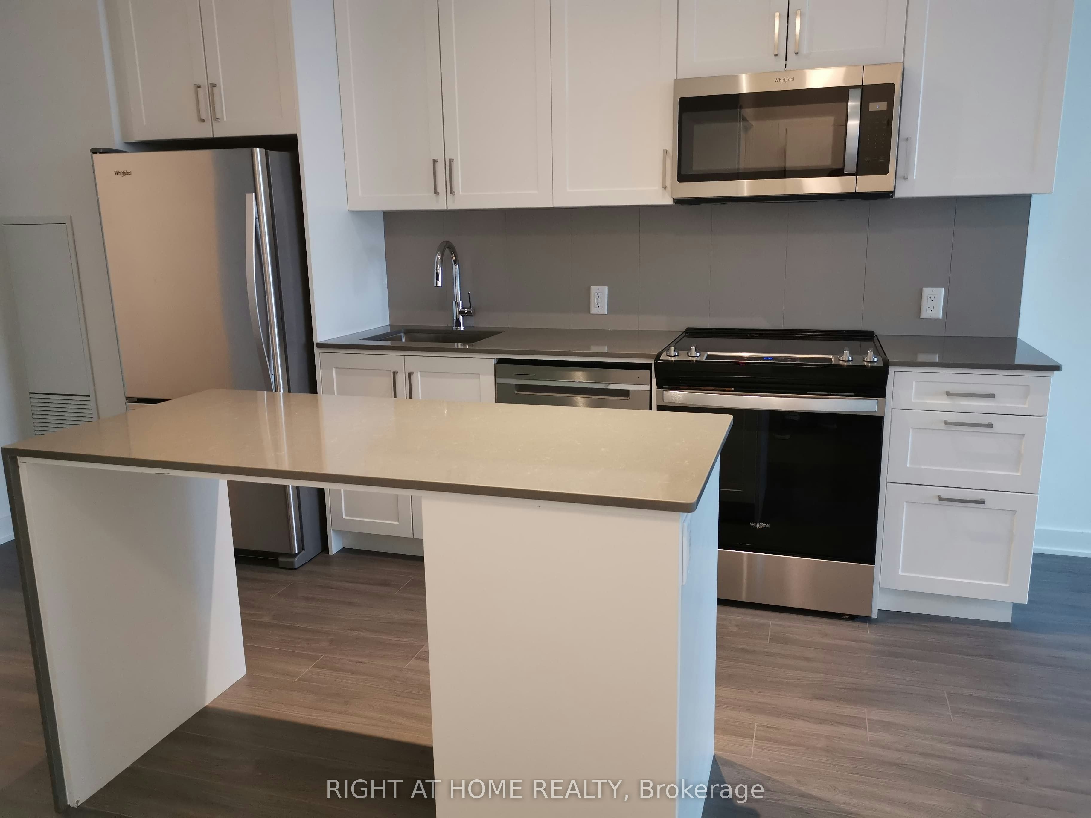 612-681 Yonge Street E, Barrie, ON, L9J 0K1 - 12