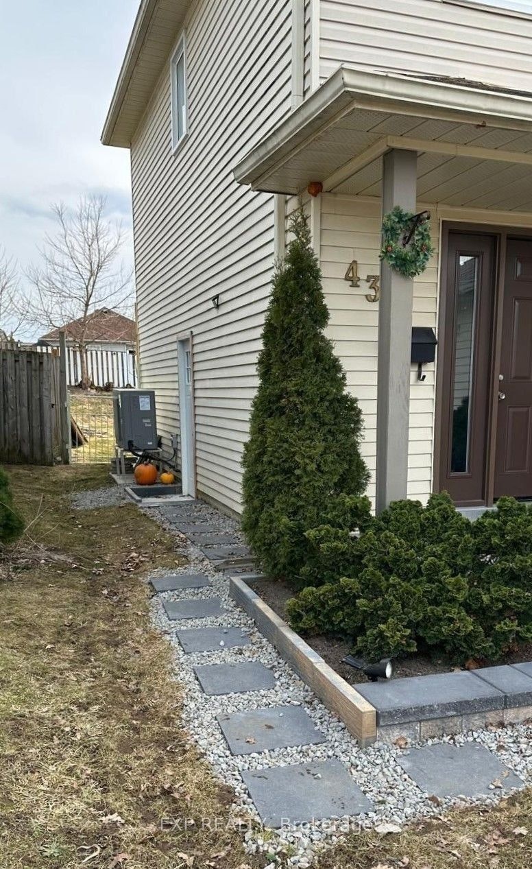 43 D'ambrosio Drive, Barrie, ON, L4N 6V6 - 2