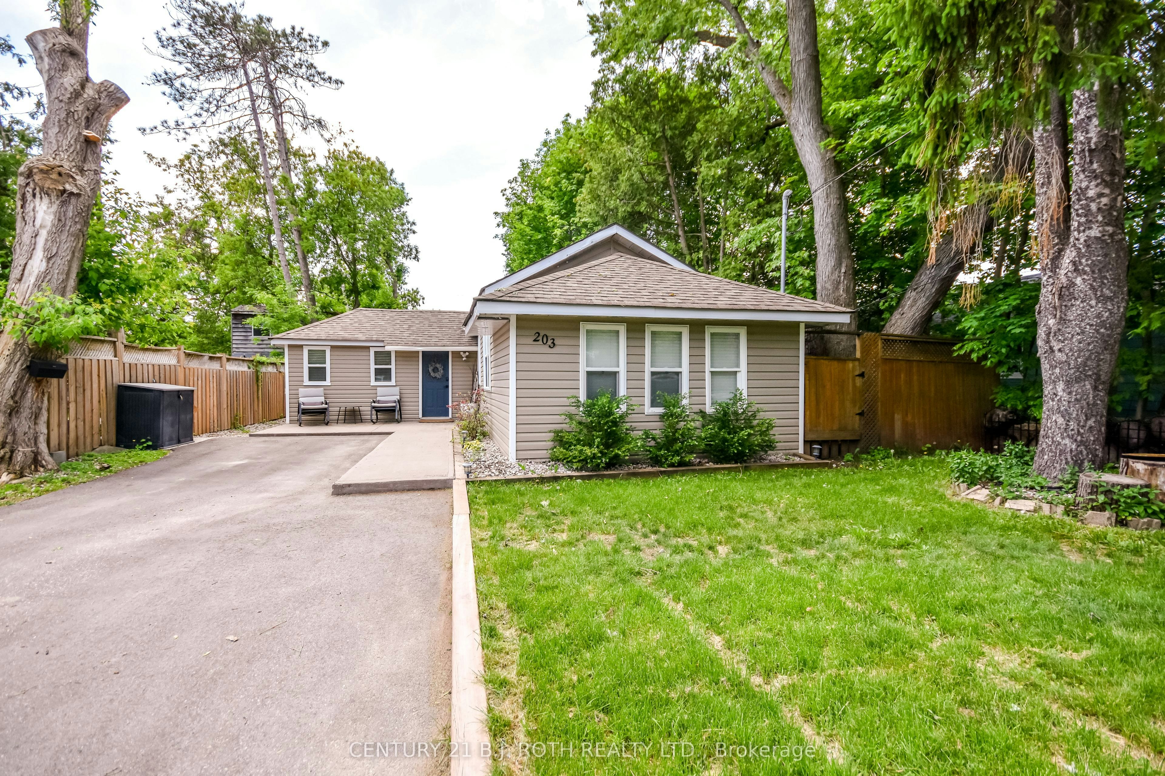 203 Southview Road, Barrie, ON, L4N 3X6