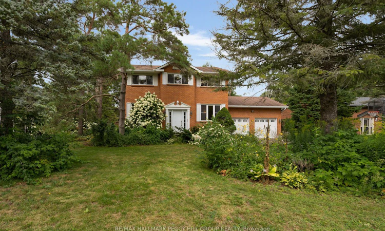 10 Rosewood Avenue
