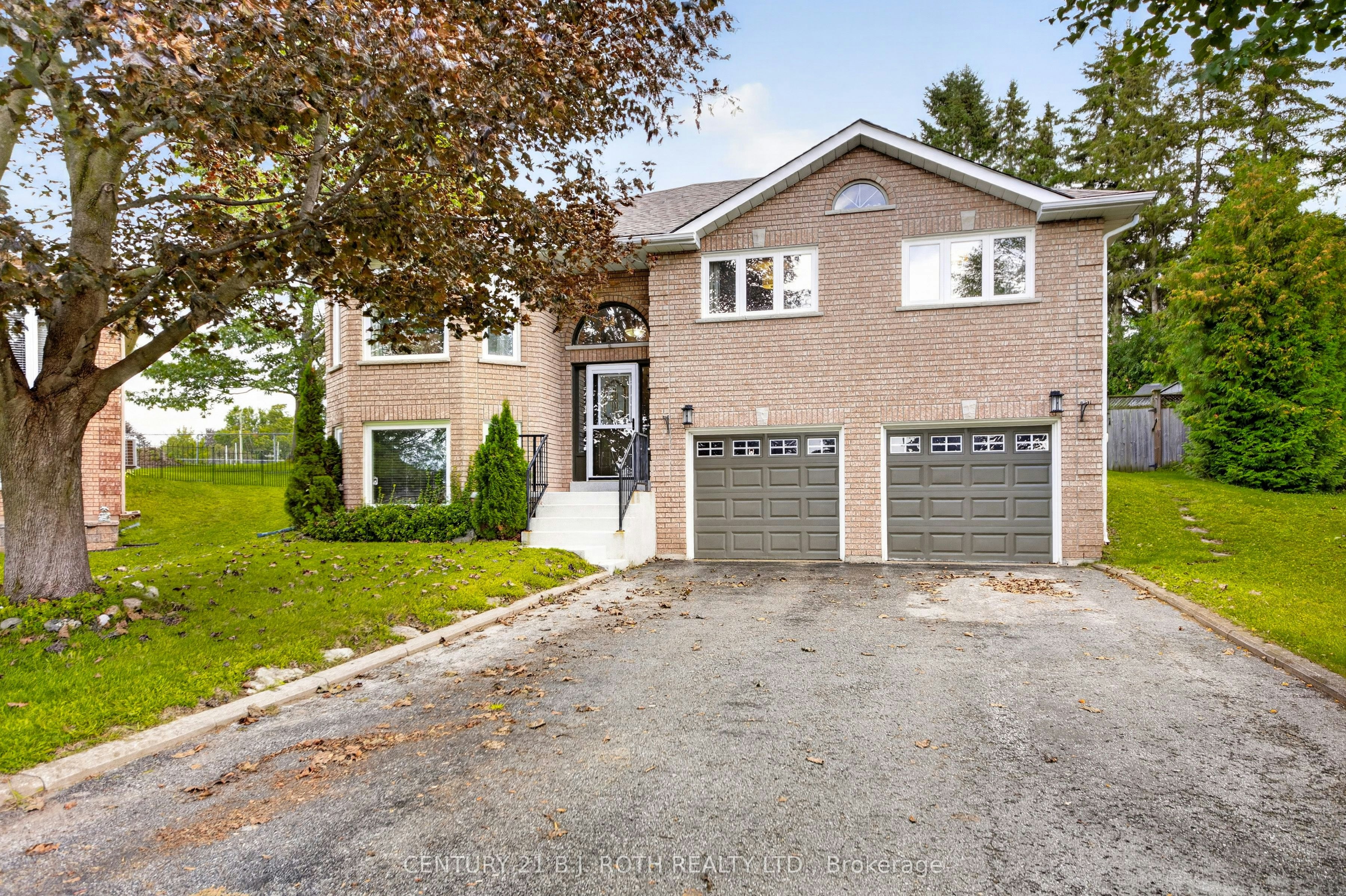 23 Carter Crescent, Orillia, ON, L3V 7S3