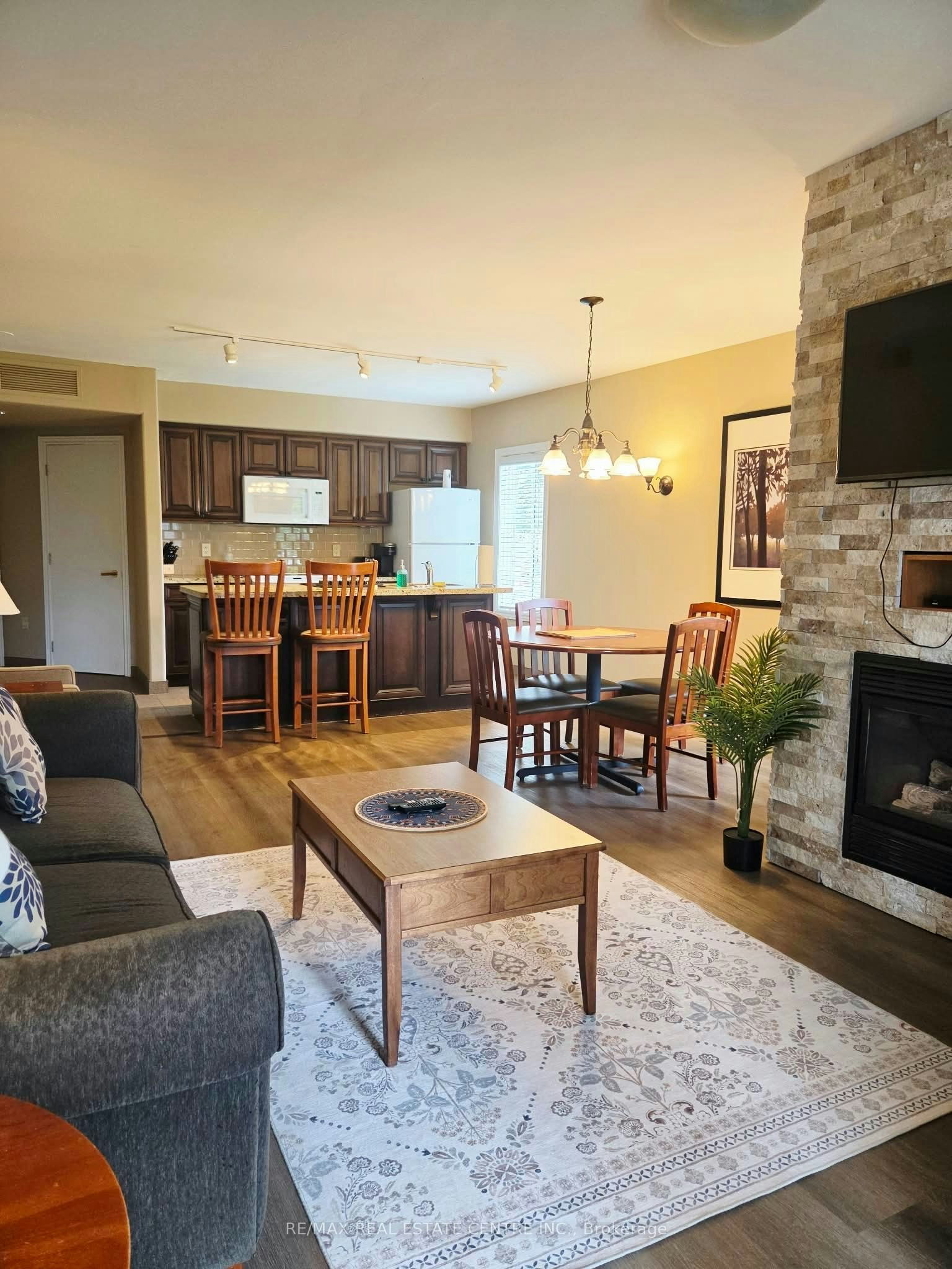2214-90 Highland Drive, Oro-Medonte, ON, L0L 2L0 - 4