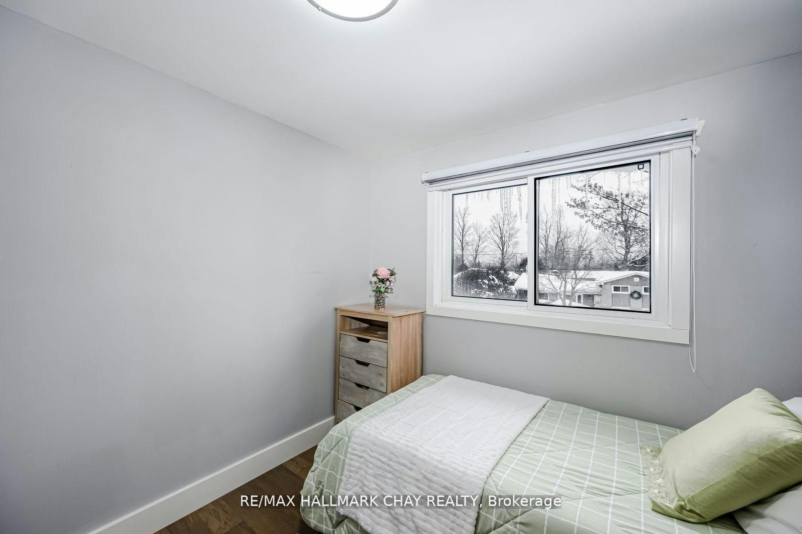 17 Walker Avenue, Orillia, ON, L3V 6G8 - 11