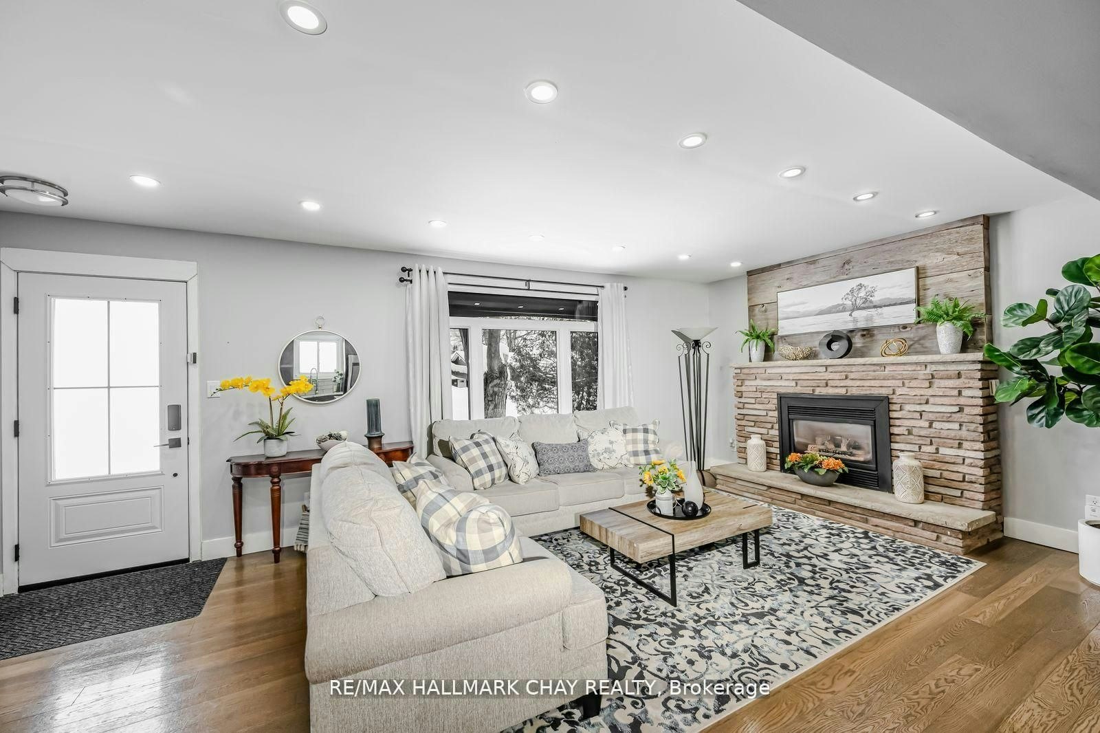 17 Walker Avenue, Orillia, ON, L3V 6G8 - 3