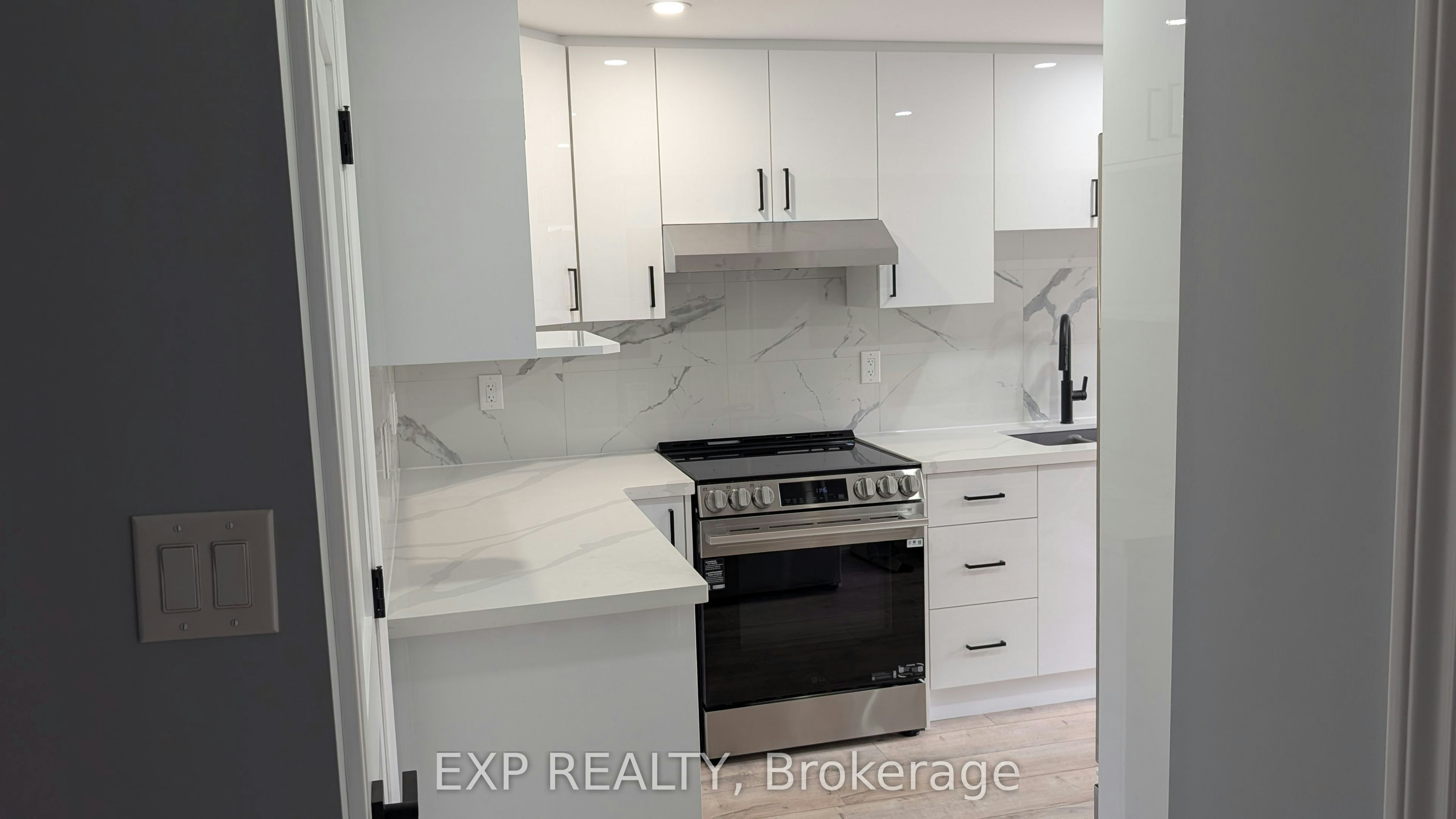 2-208 Isabella Drive, Orillia, ON, L3V 8K7 - 2