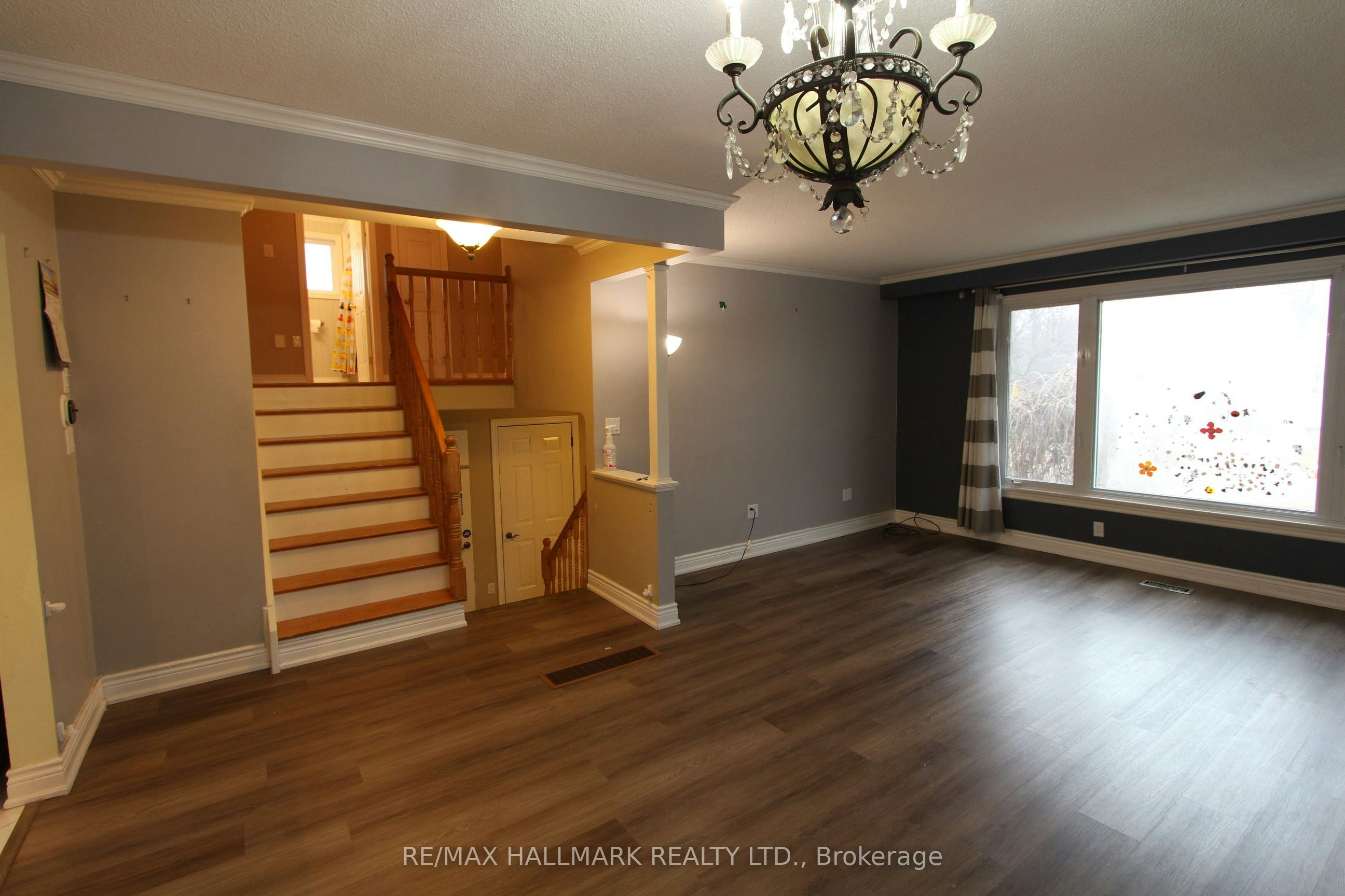 Upper Unit-8 Meadowland Avenue, Barrie, ON, L4N 2Y4 - 8
