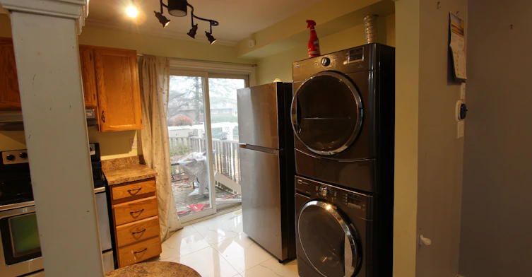 Upper Unit-8 Meadowland Avenue, Barrie, ON, L4N 2Y4 - 6