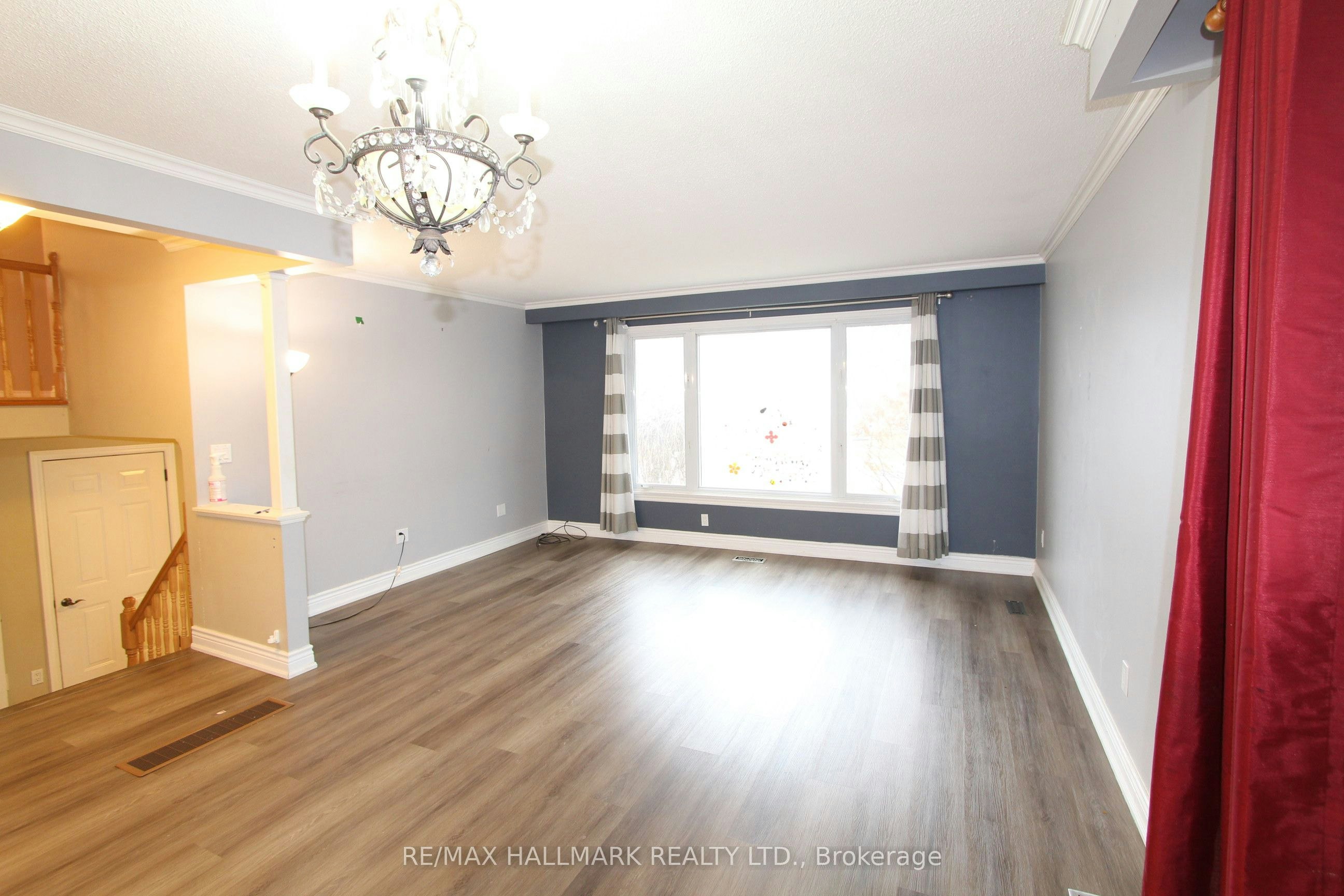 Upper Unit-8 Meadowland Avenue, Barrie, ON, L4N 2Y4 - 3