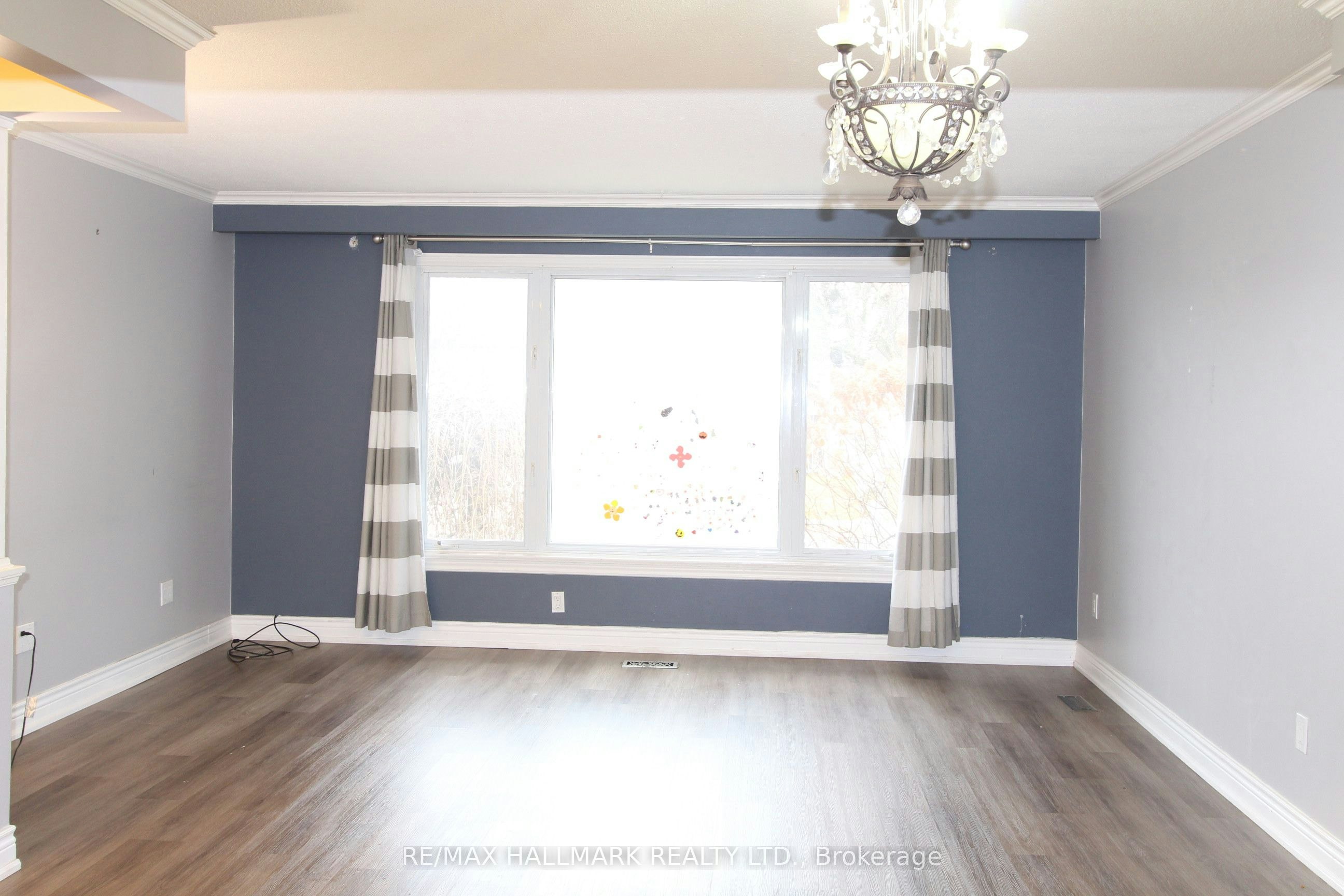 Upper Unit-8 Meadowland Avenue, Barrie, ON, L4N 2Y4 - 2