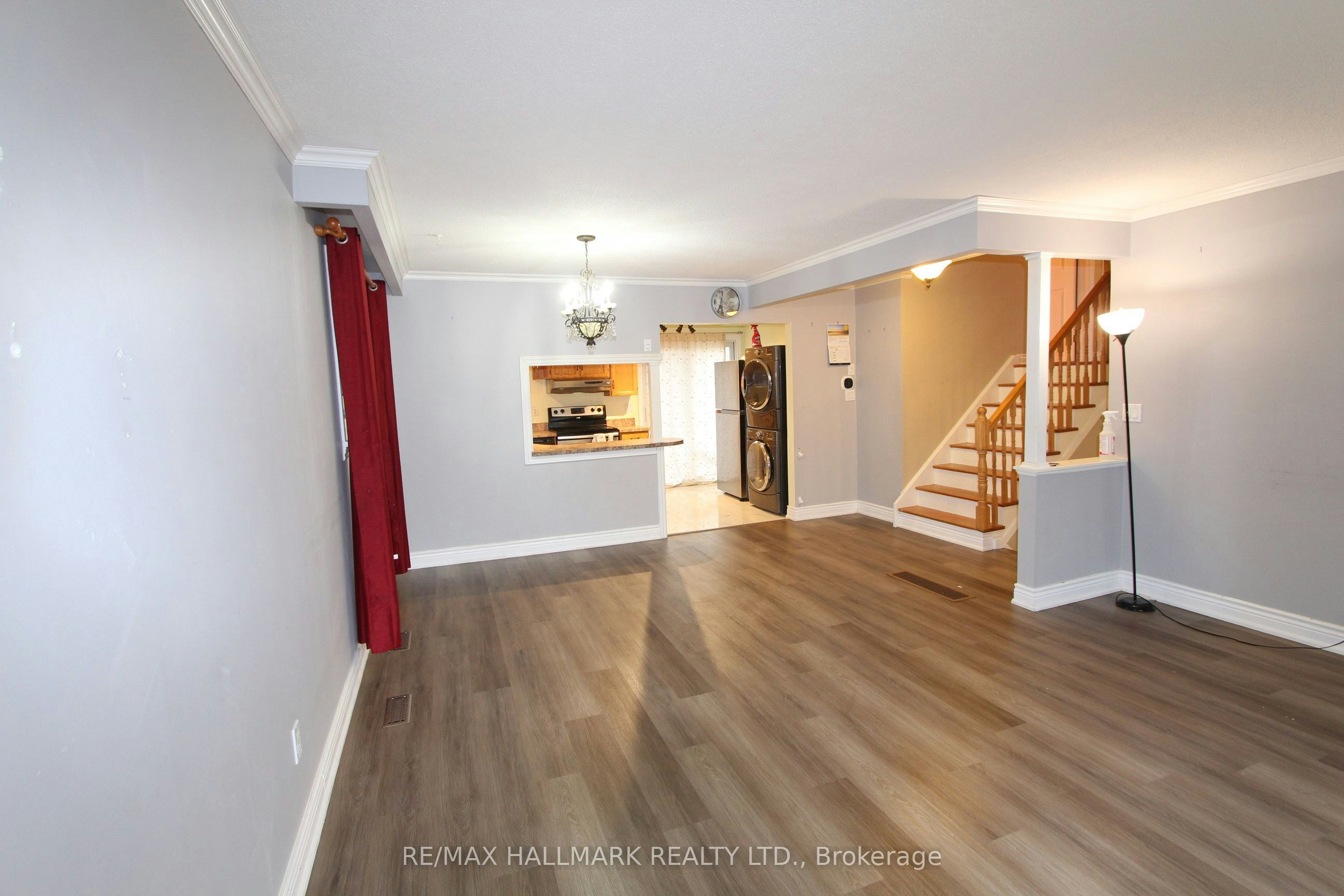 Upper Unit-8 Meadowland Avenue, Barrie, ON, L4N 2Y4 - 4