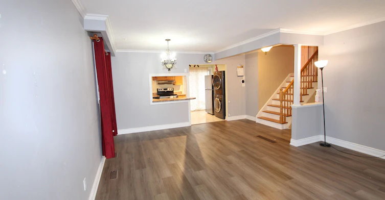Upper Unit-8 Meadowland Avenue, Barrie, ON, L4N 2Y4 - 4