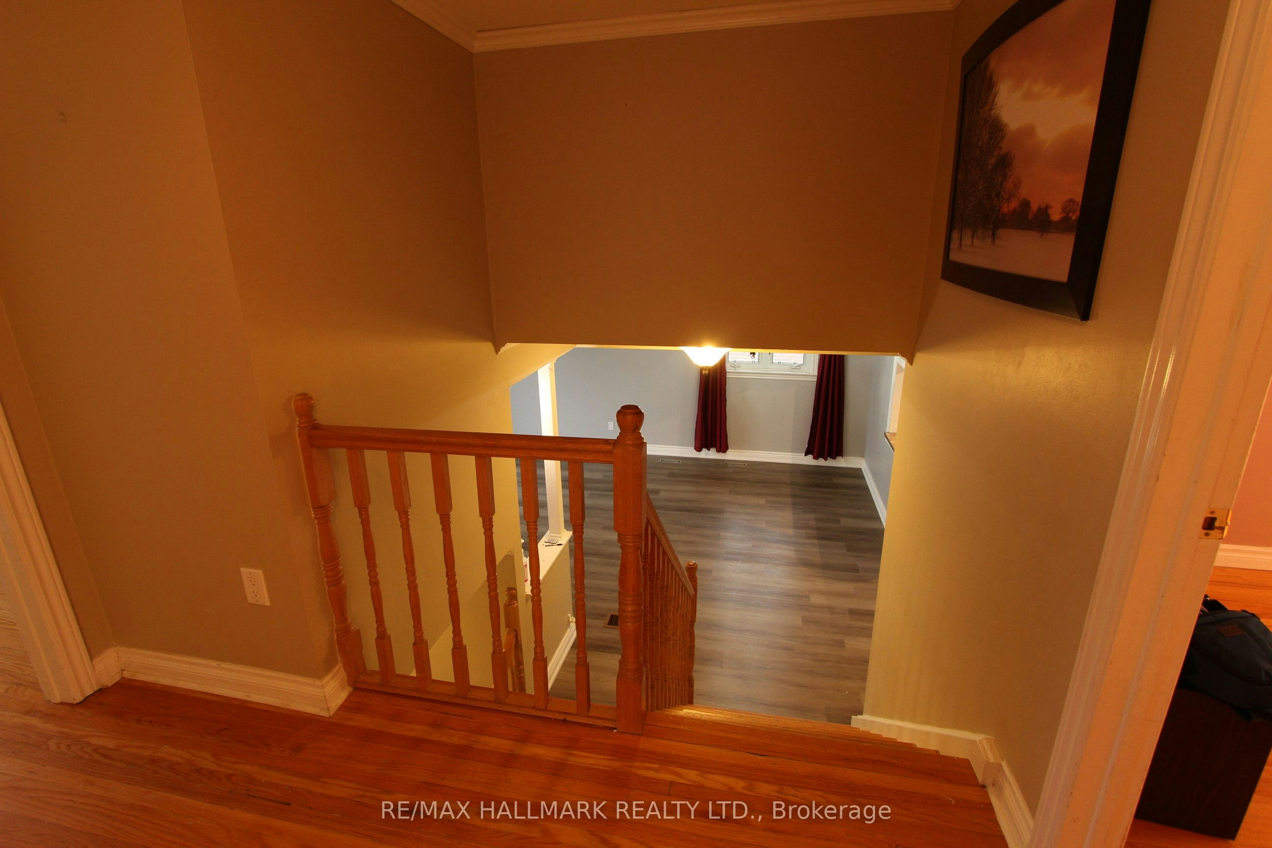 Upper Unit-8 Meadowland Avenue, Barrie, ON, L4N 2Y4 - 9