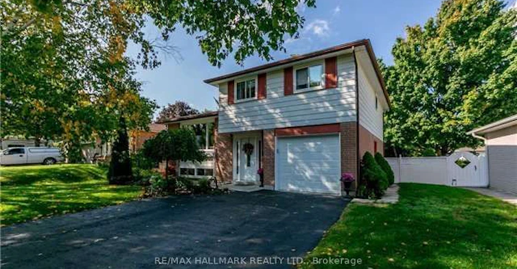 Upper Unit-8 Meadowland Avenue, Barrie, ON, L4N 2Y4