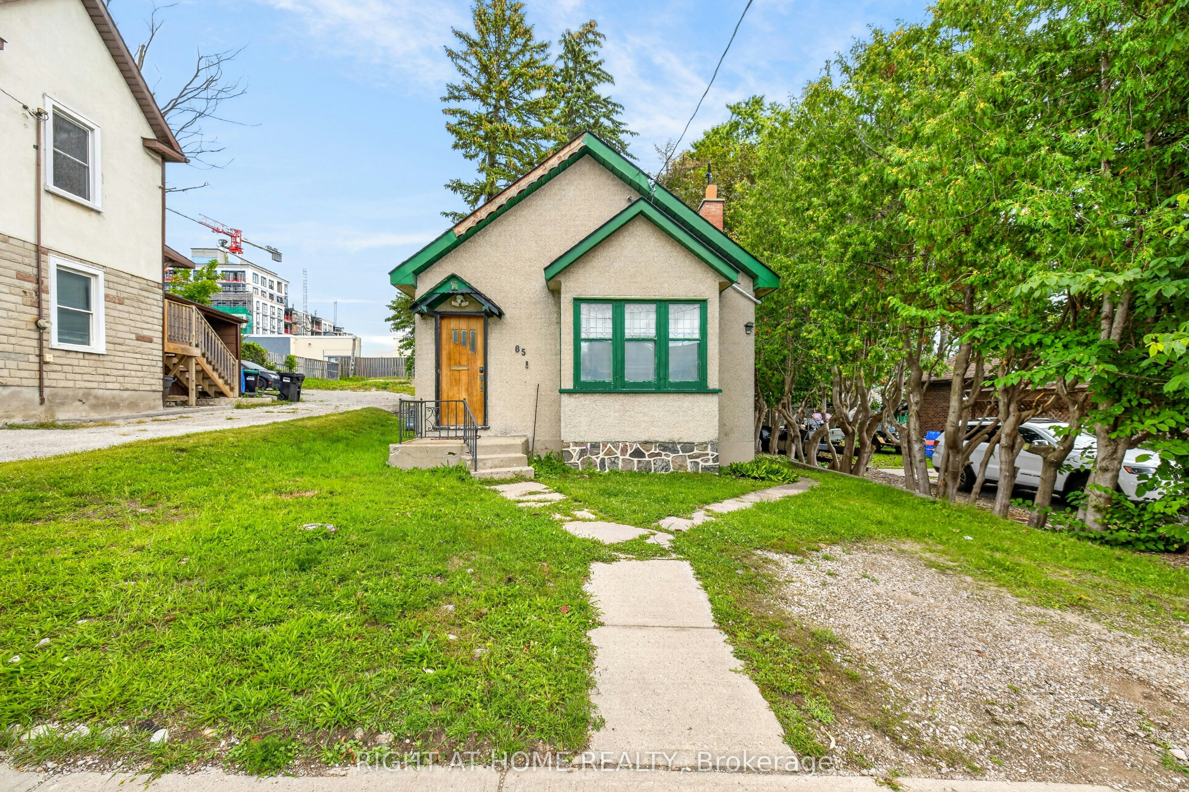 85 Maple Avenue, Barrie, ON, L4N 1S1