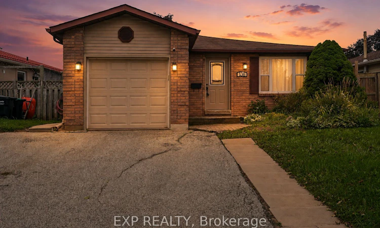 138 Lillian Crescent