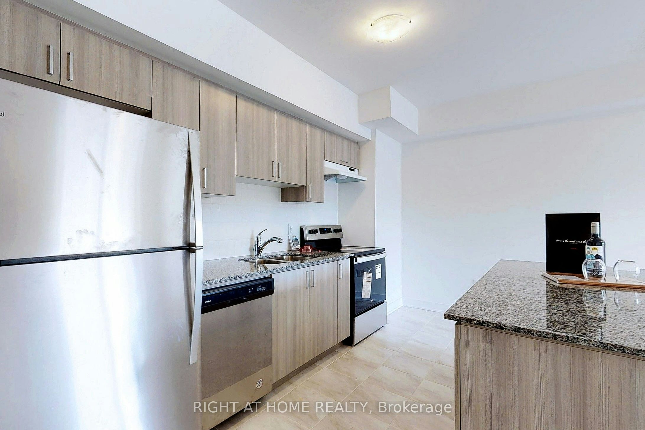 204-8 Culinary Lane, Barrie, ON, L9J 0T2 - 3