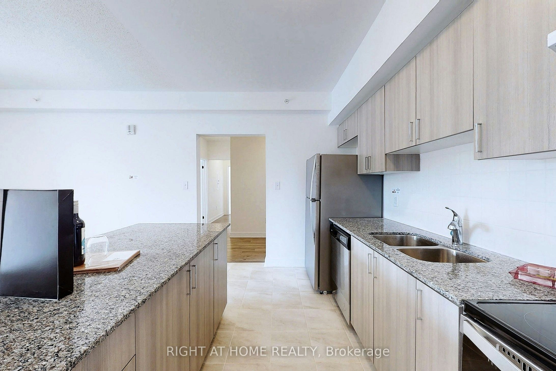 204-8 Culinary Lane, Barrie, ON, L9J 0T2 - 5