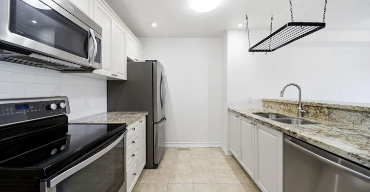 46-47 Southwoods Crescent, Barrie, ON, L4N 9P8 - 12