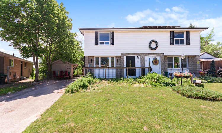 27 Daphne Crescent