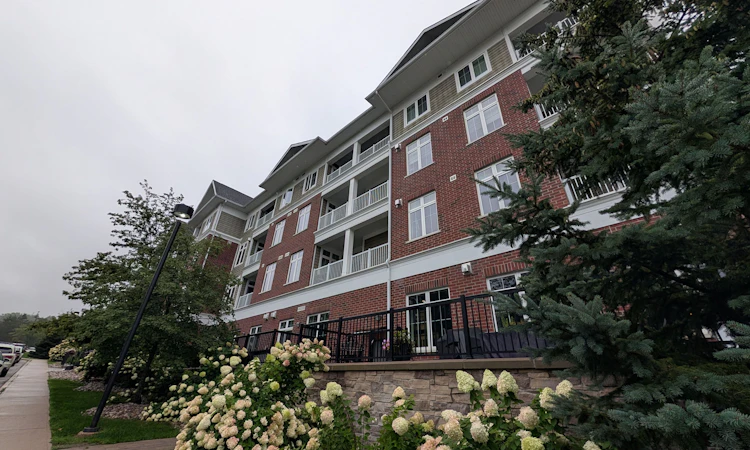 302-40 Horseshoe Boulevard