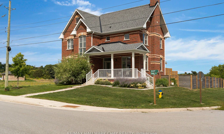 46 Francis Street E