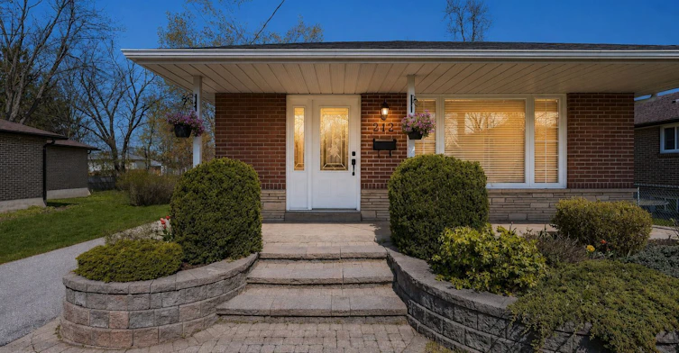(Main floor)-212 Grove Street E, Barrie, ON, L4M 2P9 - 2