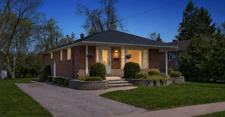 (Main floor)-212 Grove Street E, Barrie, ON, L4M 2P9