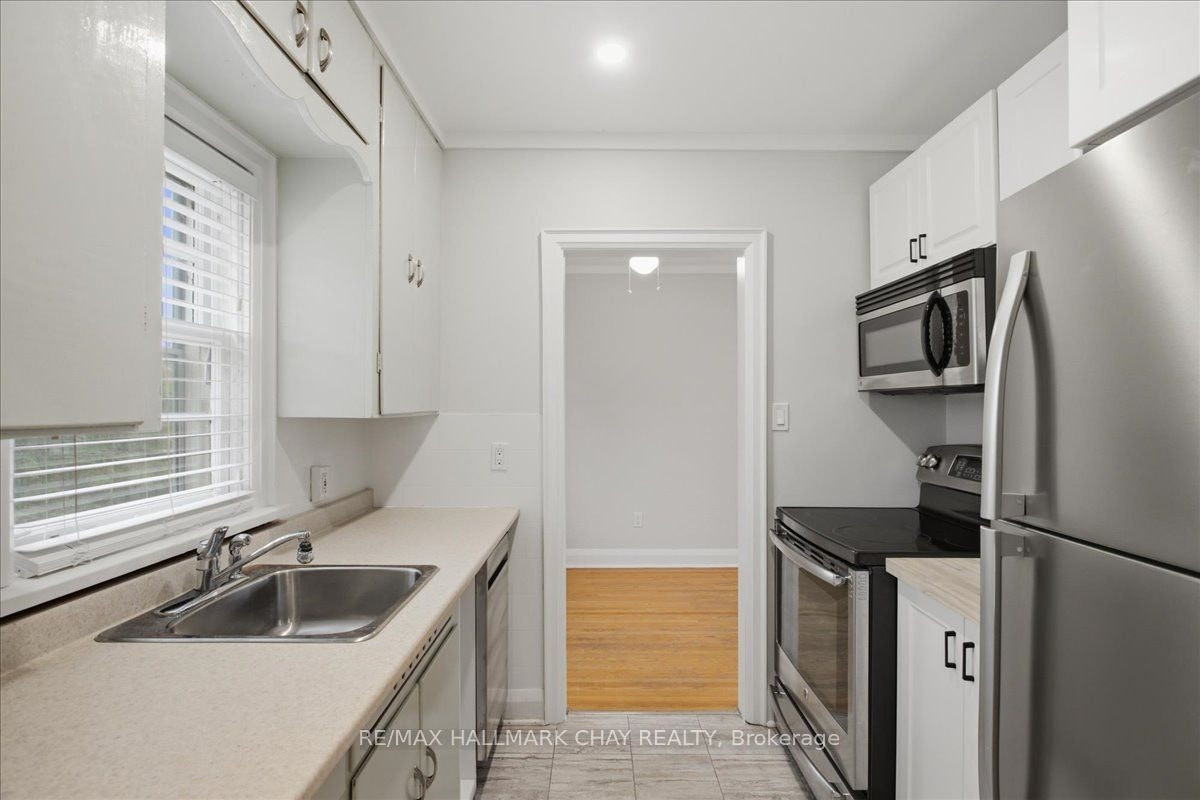 1-15 Parkside Drive, Barrie, ON, L4N 1W7 - 11