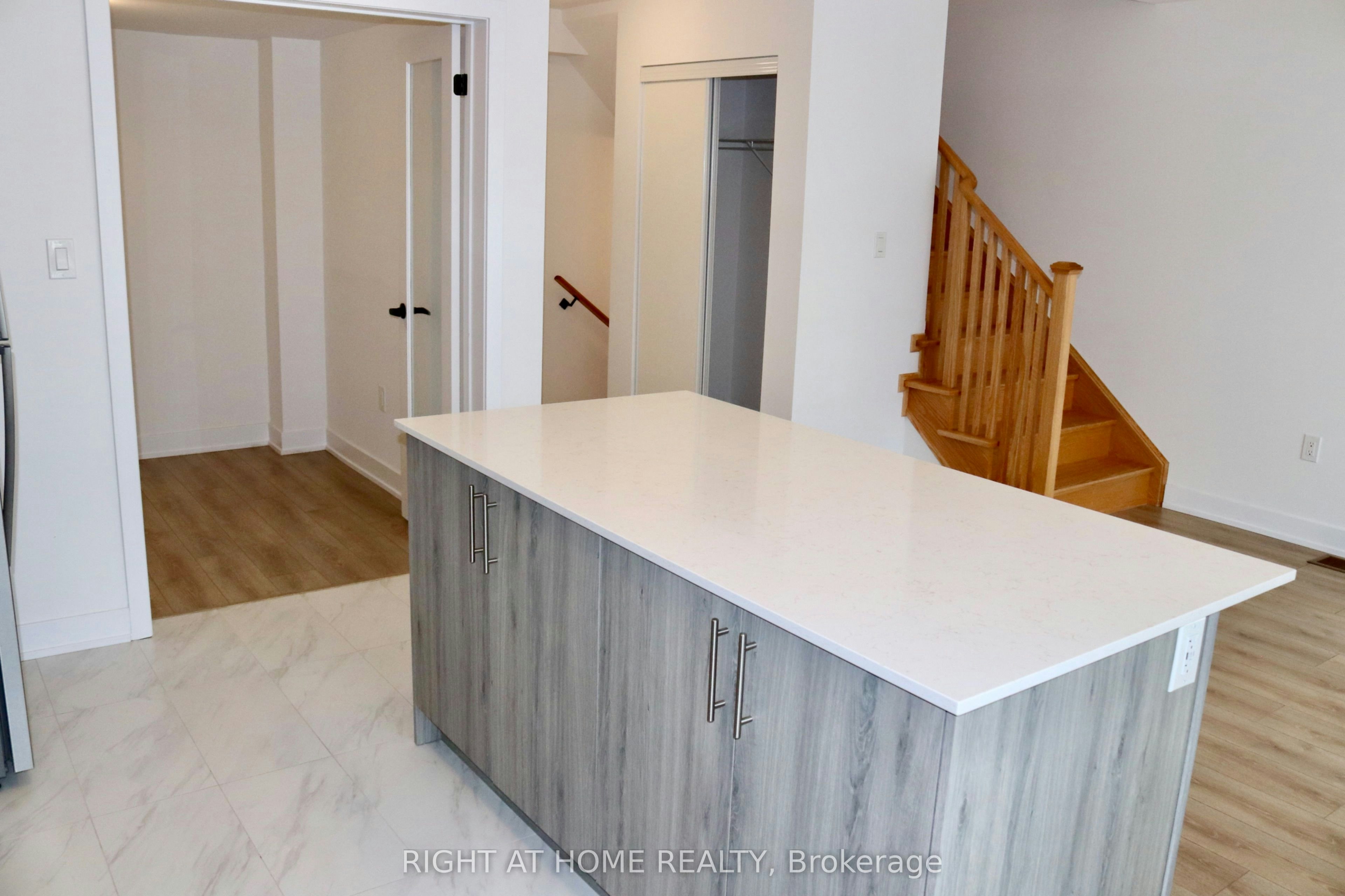 7 Wagon Lane, Barrie, ON, L9J 0V4 - 22