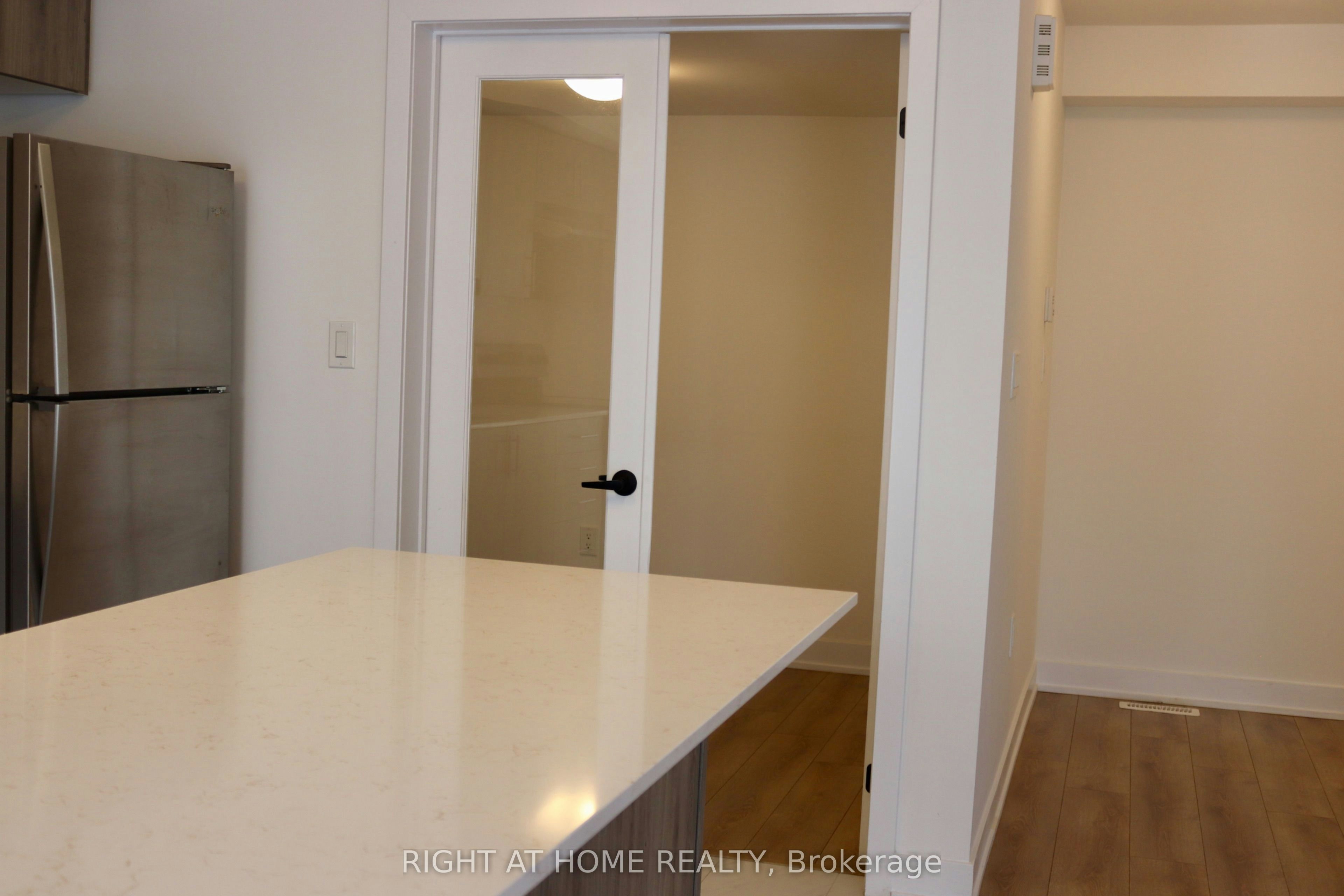 7 Wagon Lane, Barrie, ON, L9J 0V4 - 7