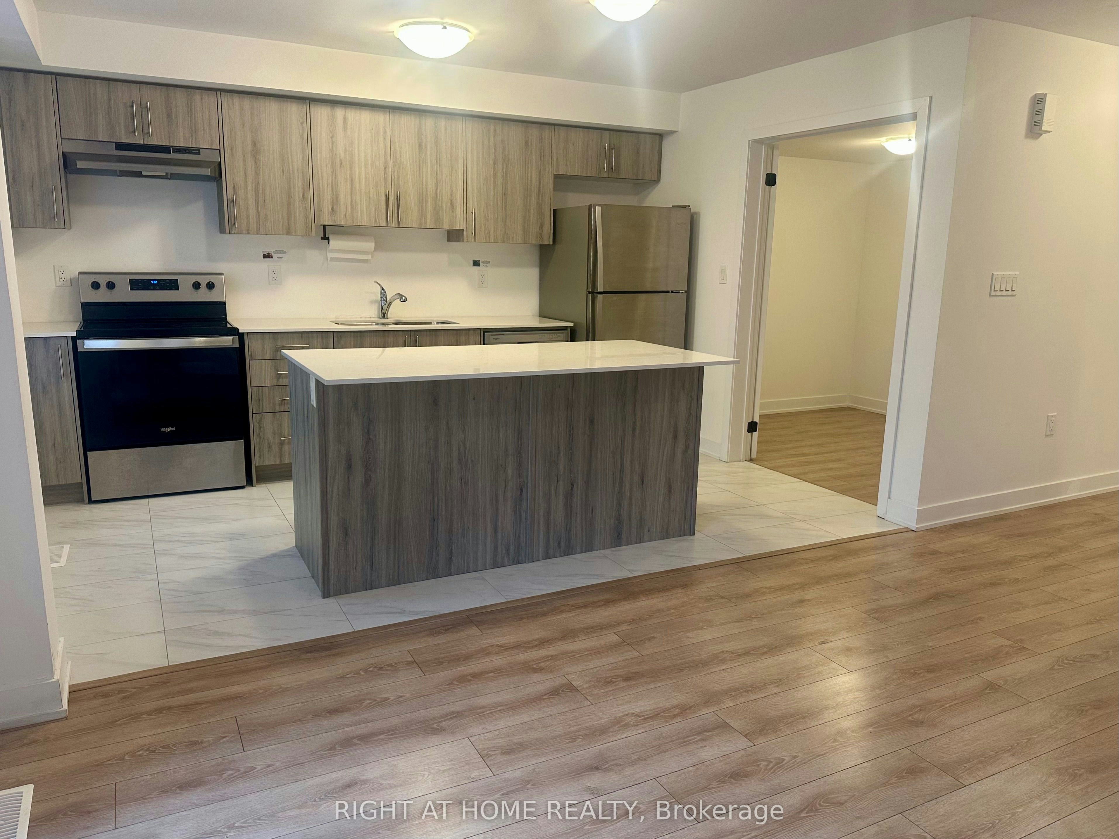 7 Wagon Lane, Barrie, ON, L9J 0V4 - 4