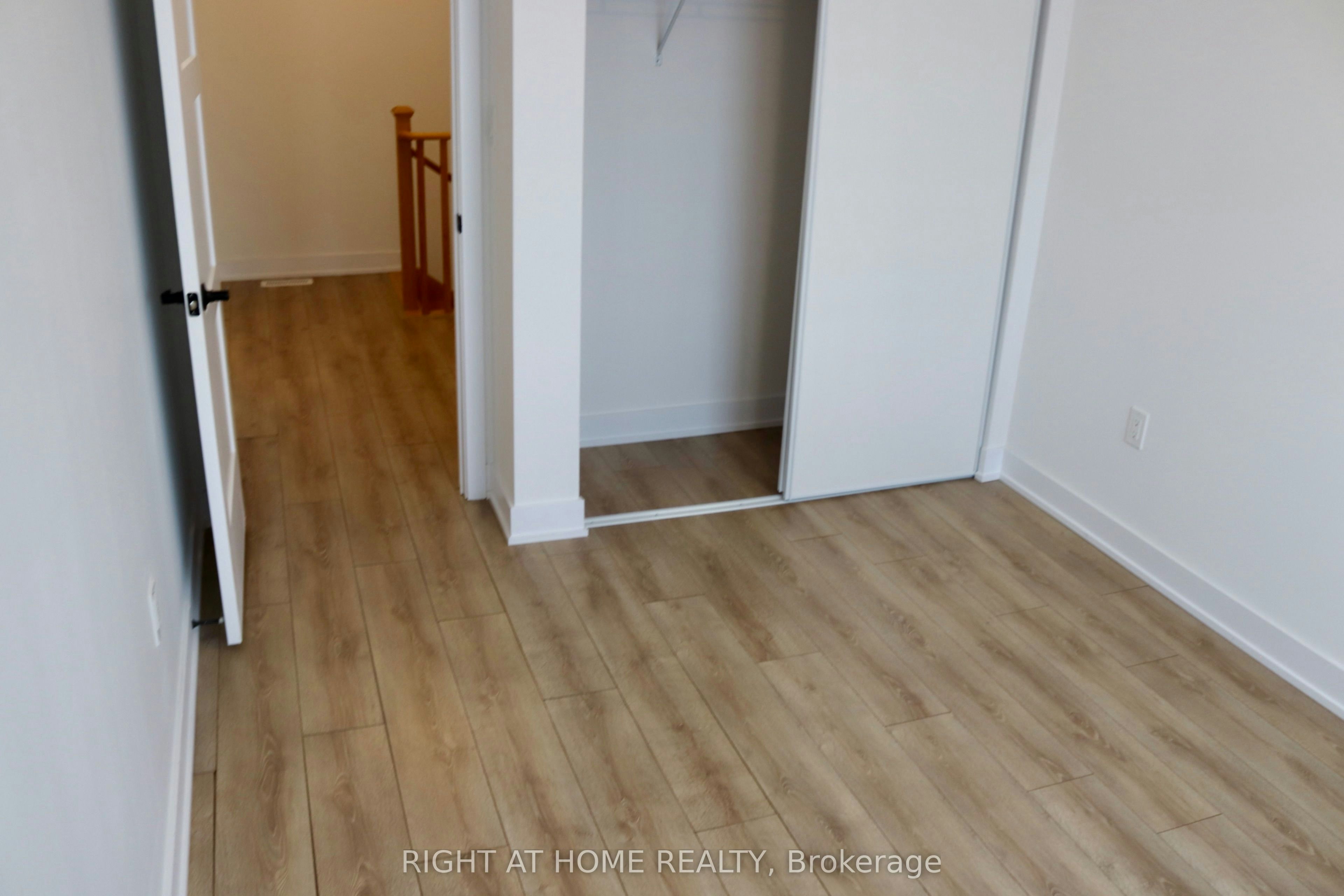 7 Wagon Lane, Barrie, ON, L9J 0V4 - 15