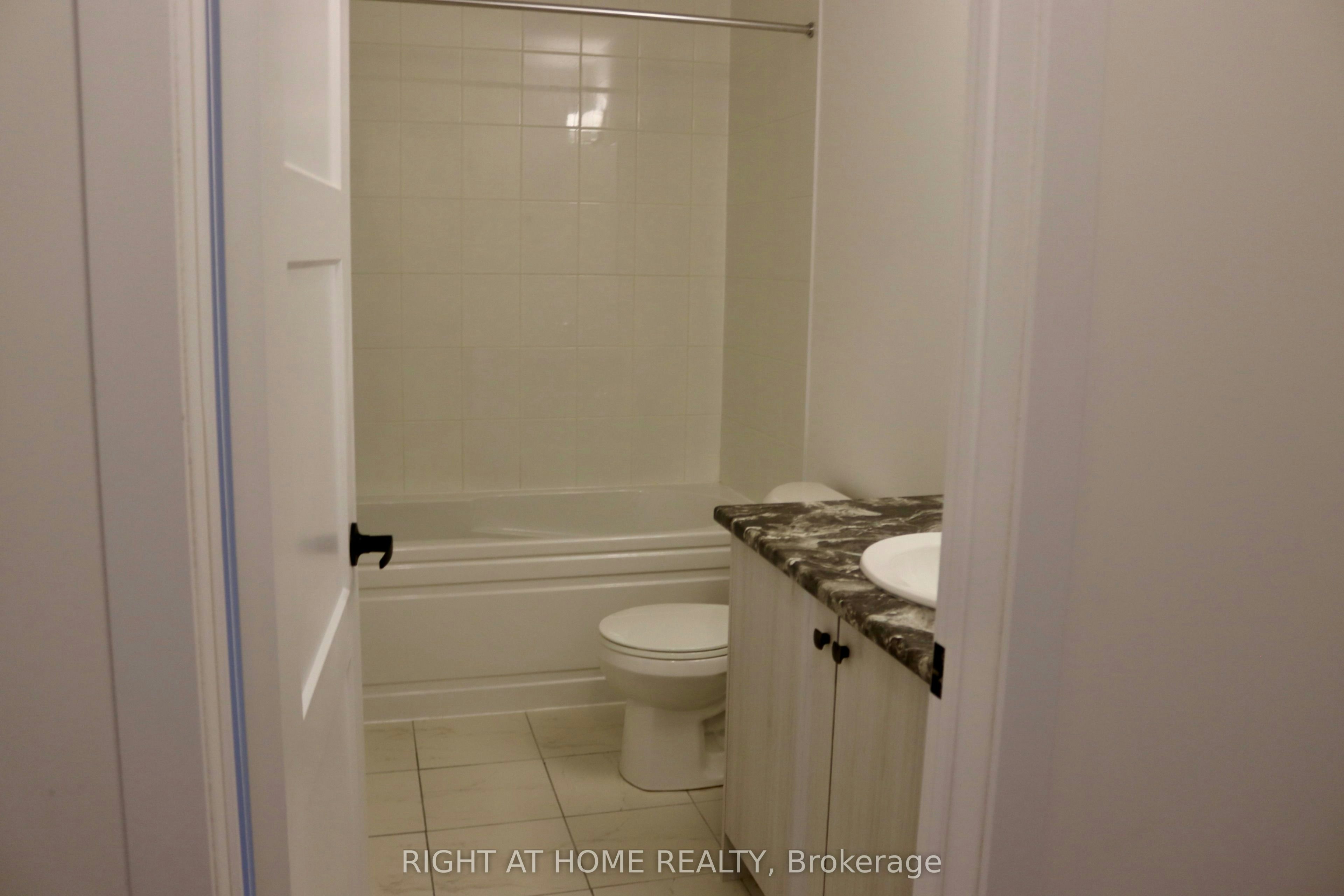 7 Wagon Lane, Barrie, ON, L9J 0V4 - 12