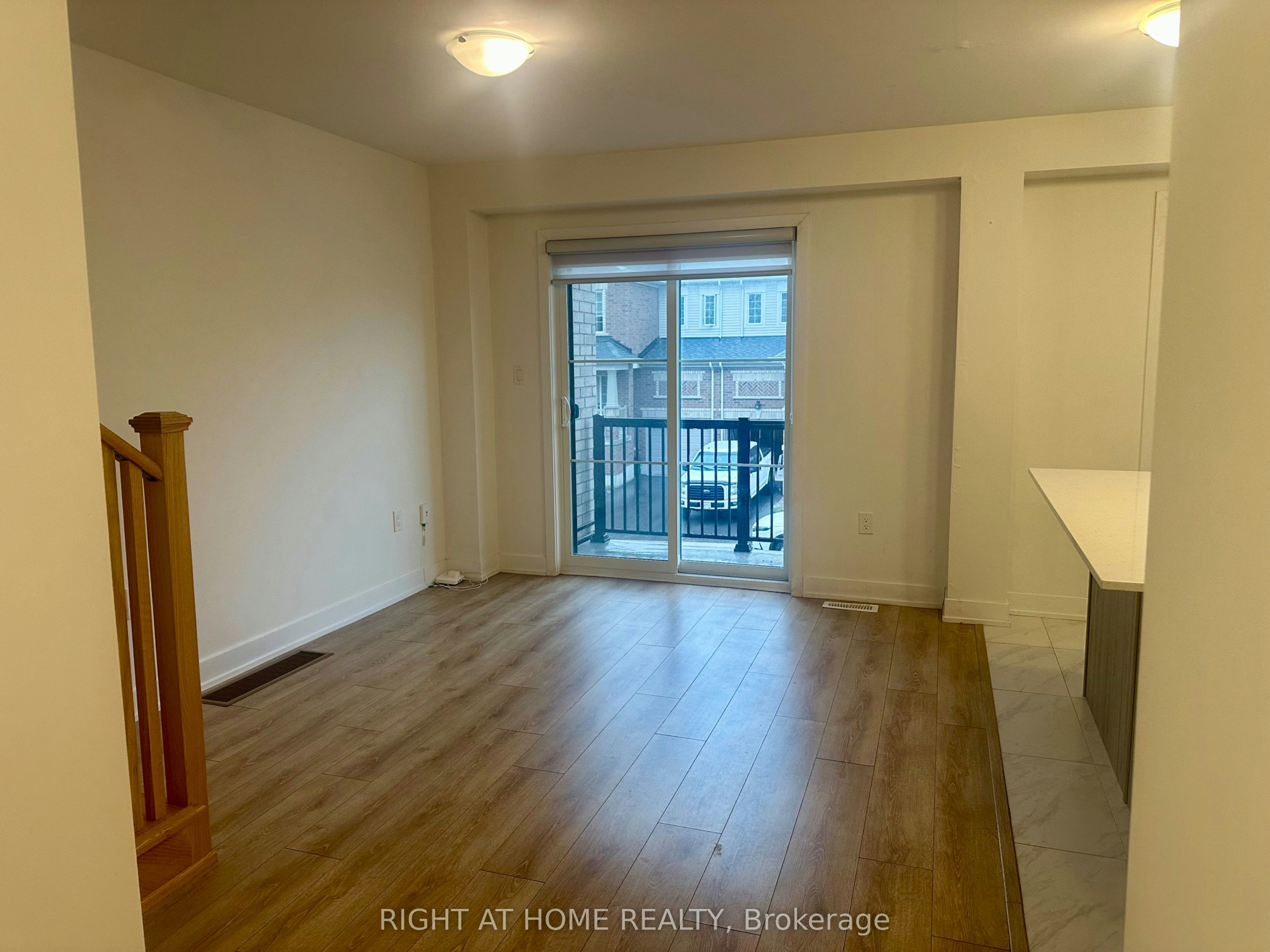 7 Wagon Lane, Barrie, ON, L9J 0V4 - 5