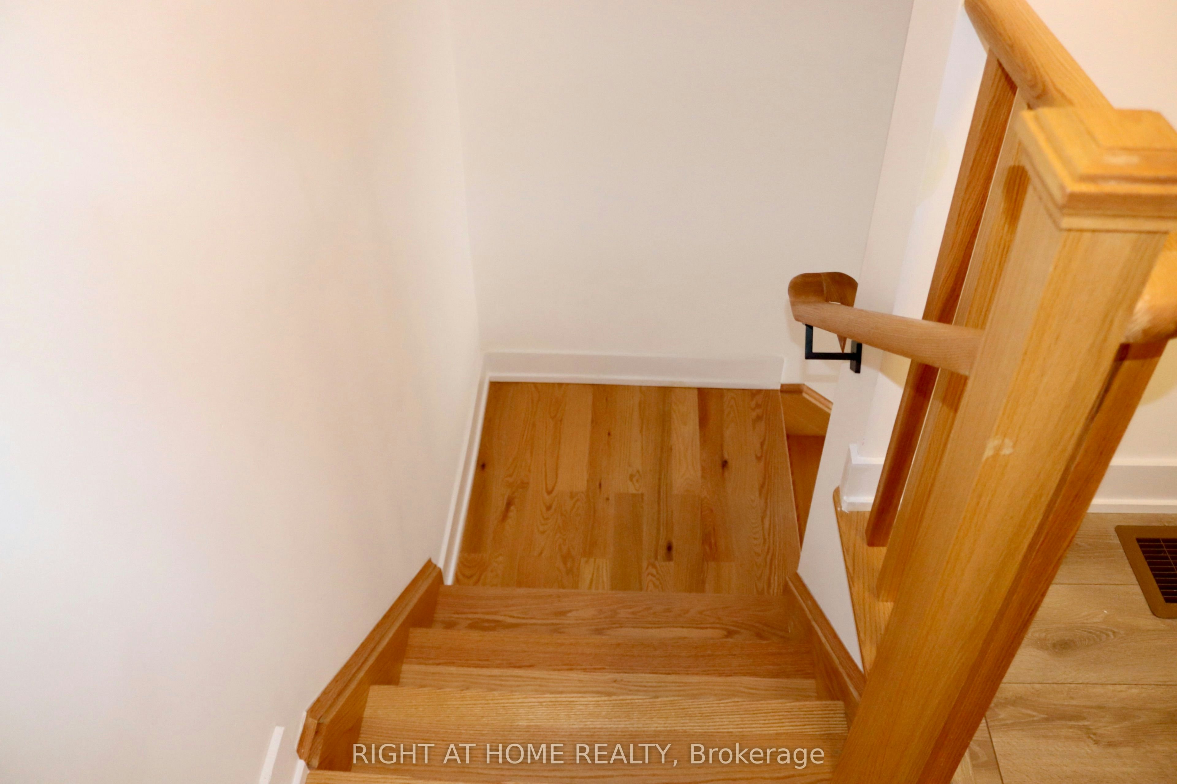 7 Wagon Lane, Barrie, ON, L9J 0V4 - 13