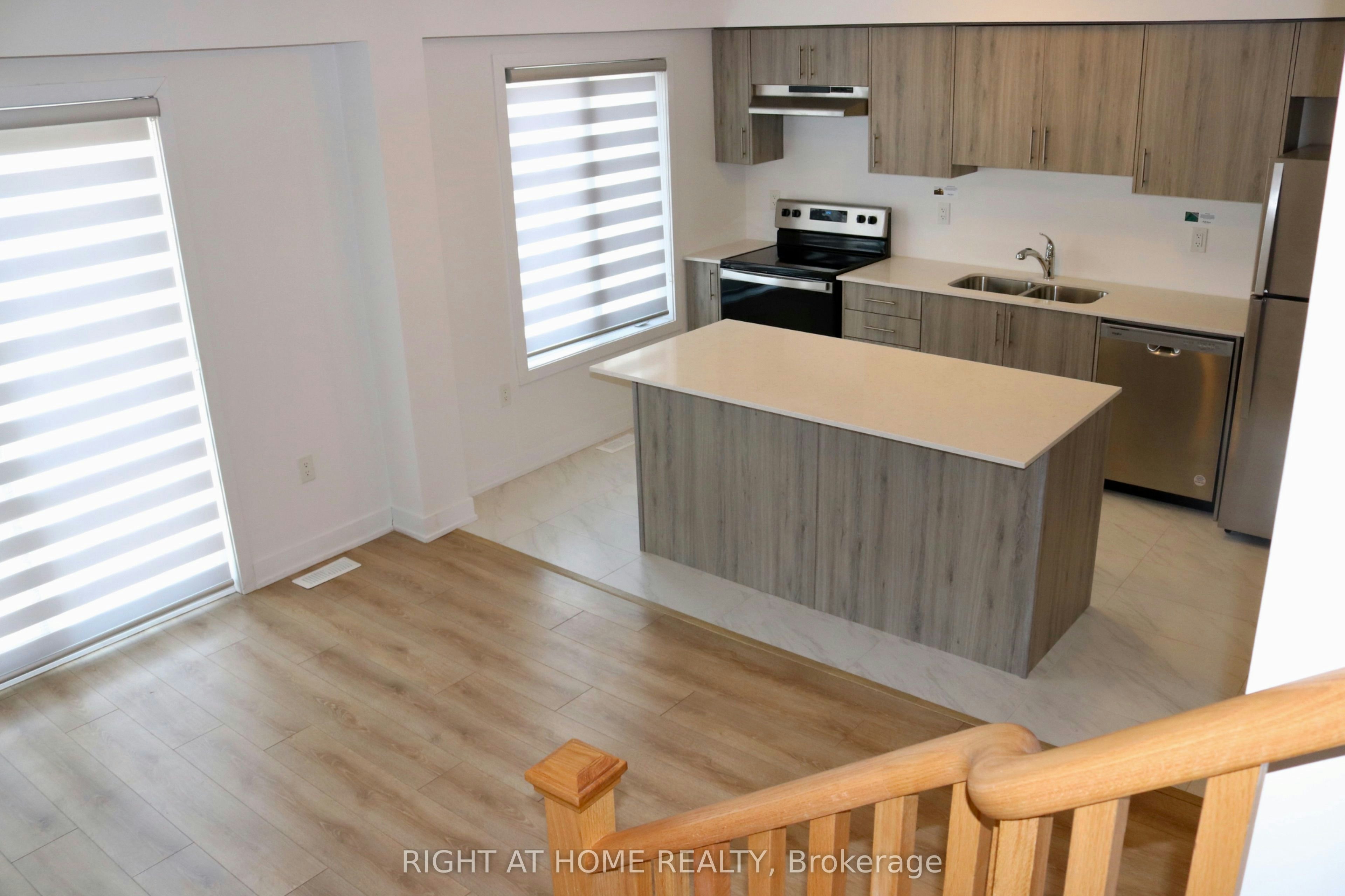 7 Wagon Lane, Barrie, ON, L9J 0V4 - 9
