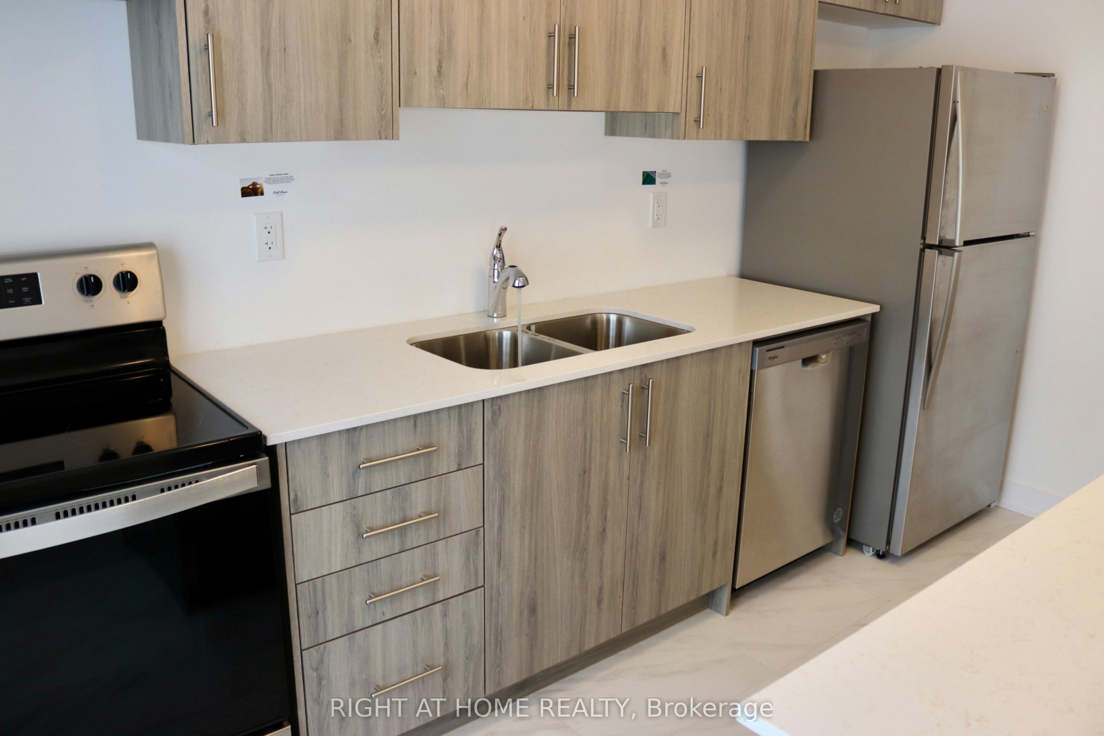 7 Wagon Lane, Barrie, ON, L9J 0V4 - 18