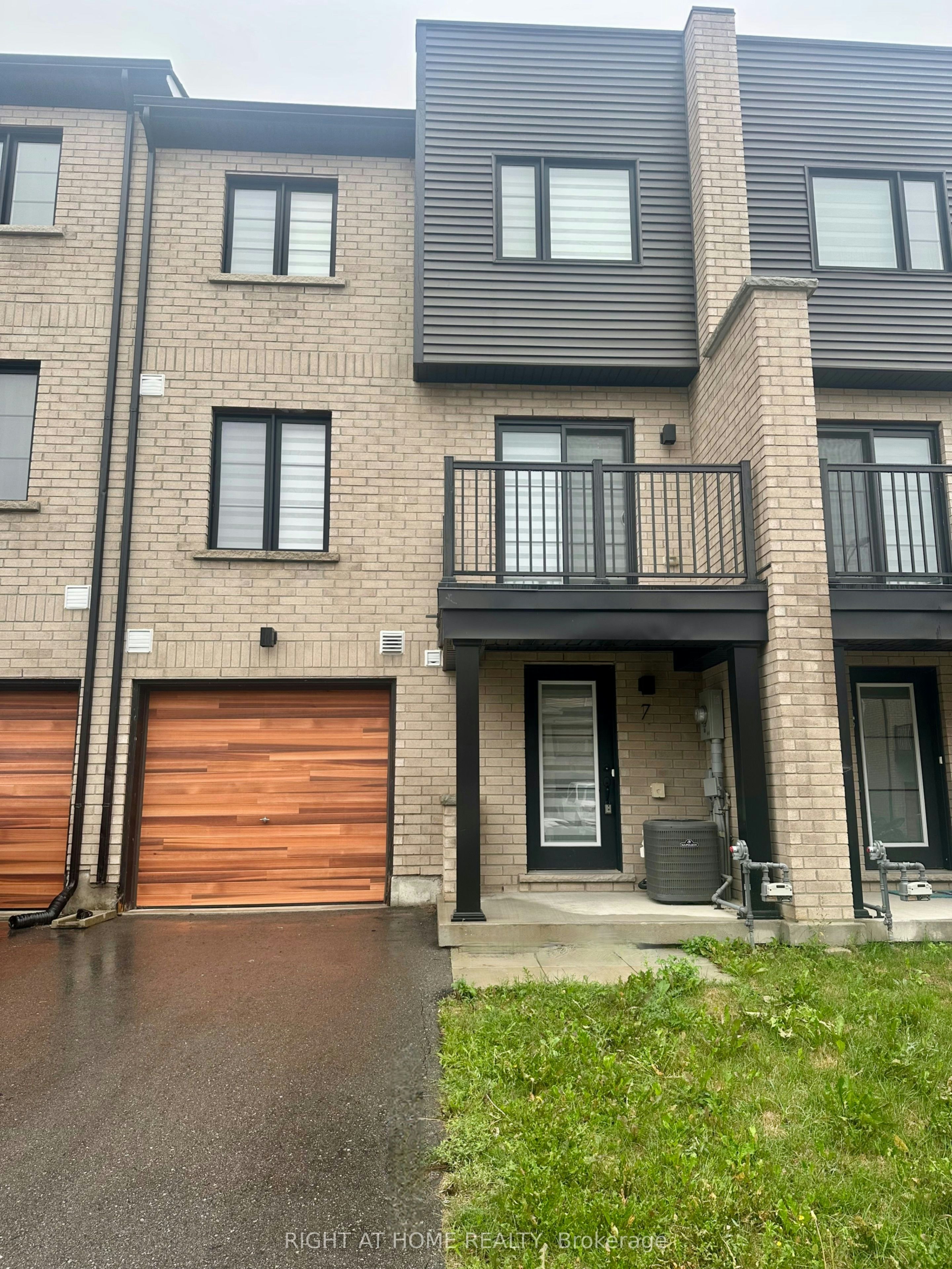7 Wagon Lane, Barrie, ON, L9J 0V4