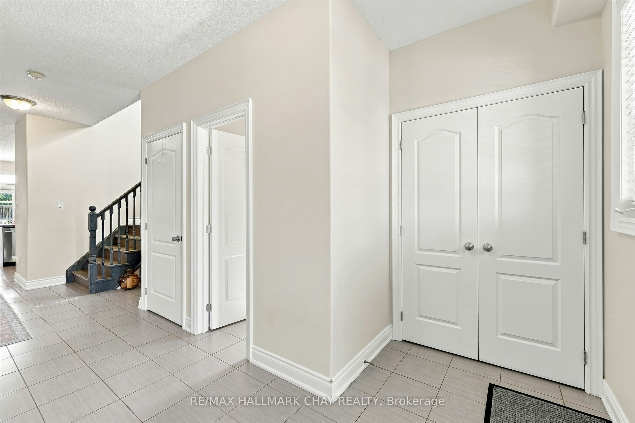23 Nathan Crescent, Barrie, ON, L4N 0S5 - 5