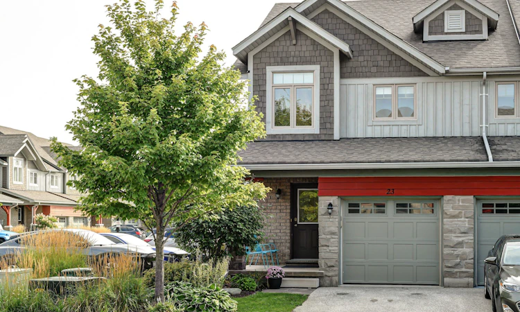 23 Silver Glen Boulevard