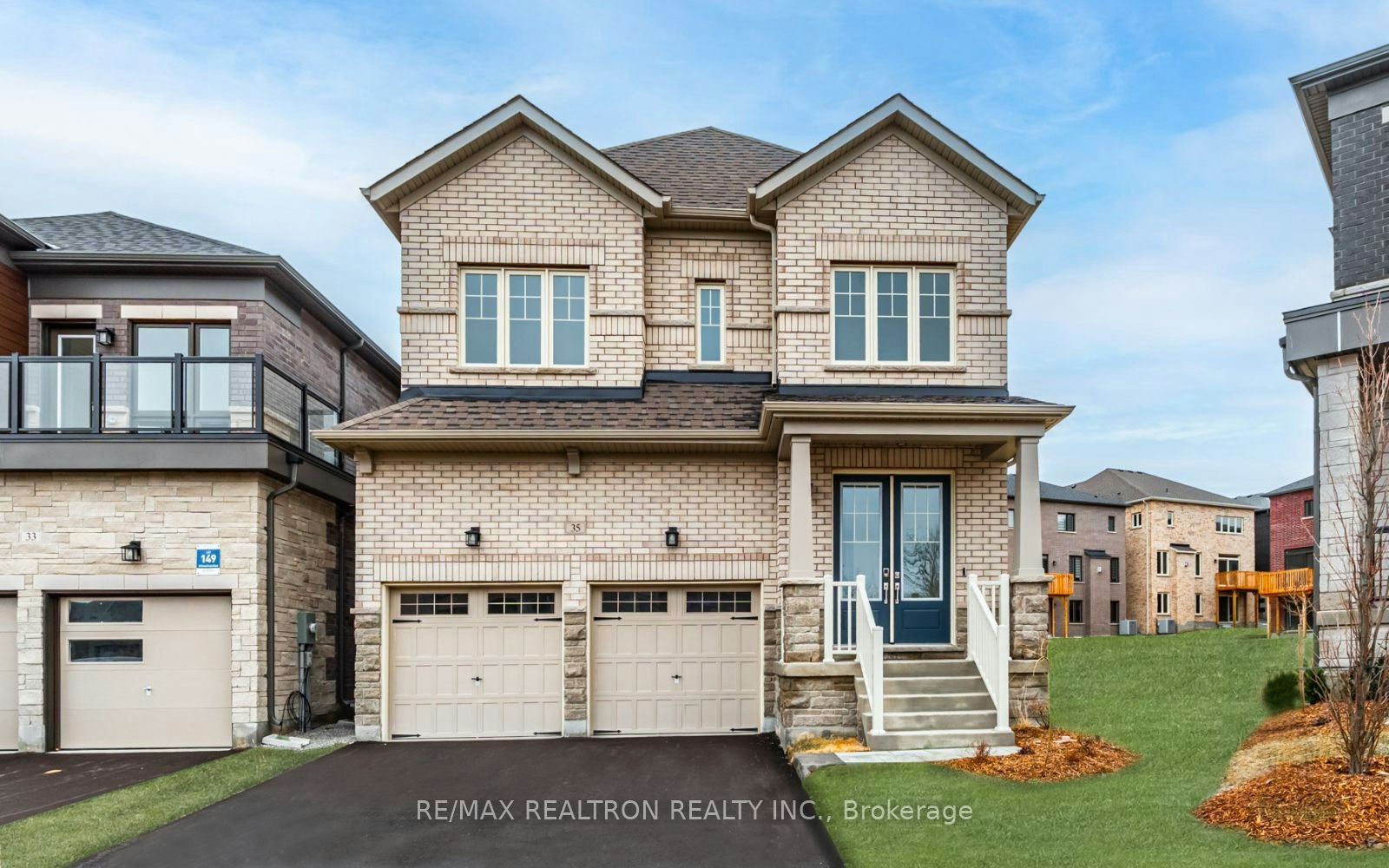 35 Sassafras Road, Springwater, ON, L9X 2C6