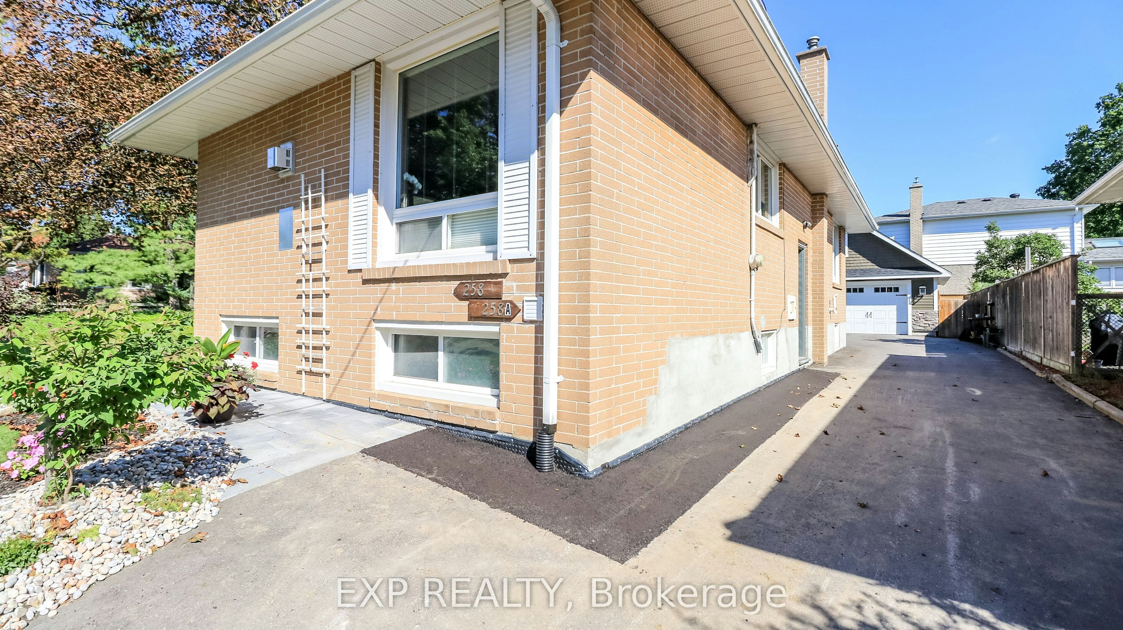 Basement-258 Napier Street, Barrie, ON, L4M 1X7 - 2