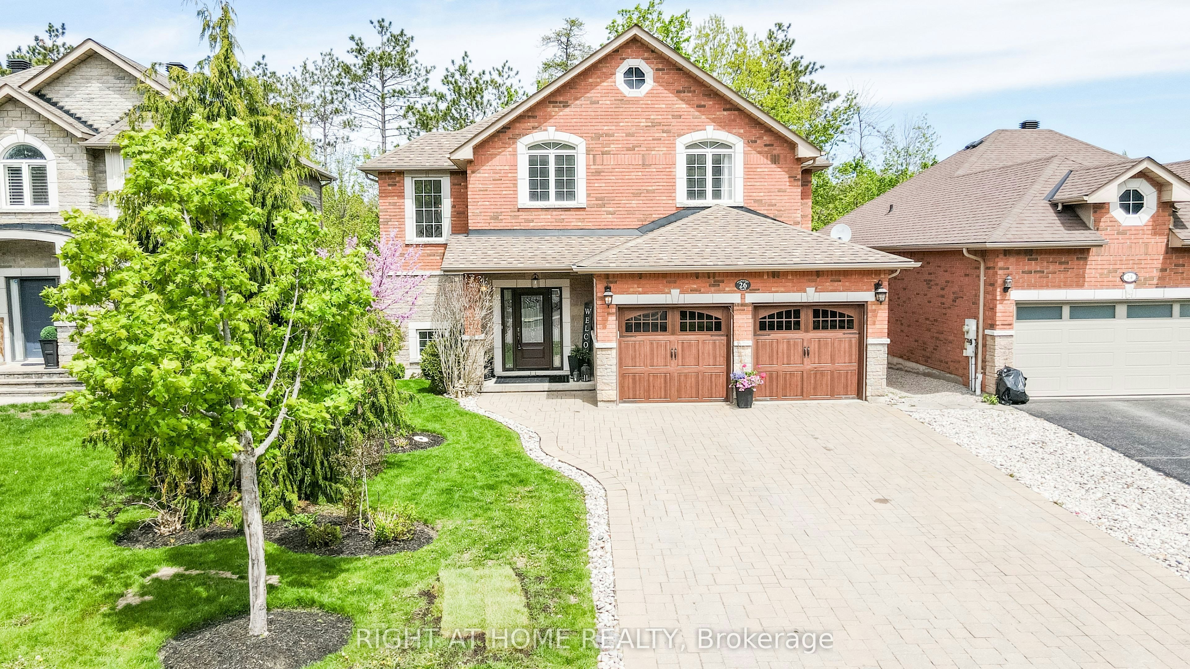 26 Stapleton Place, Barrie, ON, L4N 5Z3