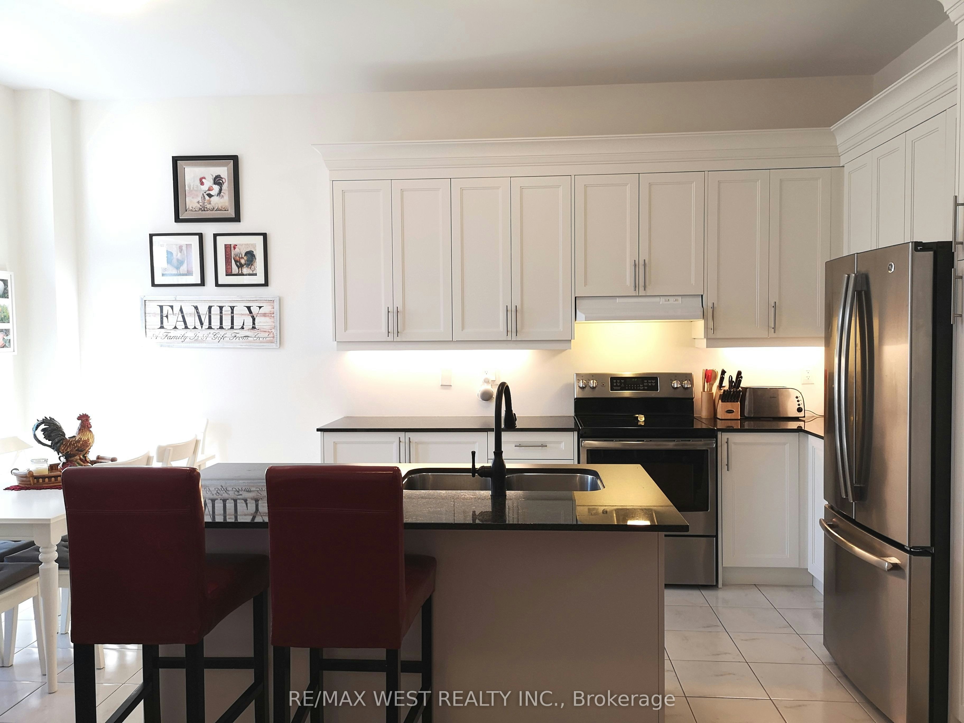 22 Farewell Avenue, Wasaga Beach, ON, L9Z 0H3 - 3