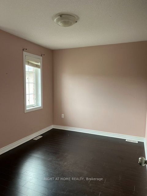 261 Kozlov Street, Barrie, ON, L4N 6R7 - 4