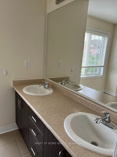 261 Kozlov Street, Barrie, ON, L4N 6R7 - 3