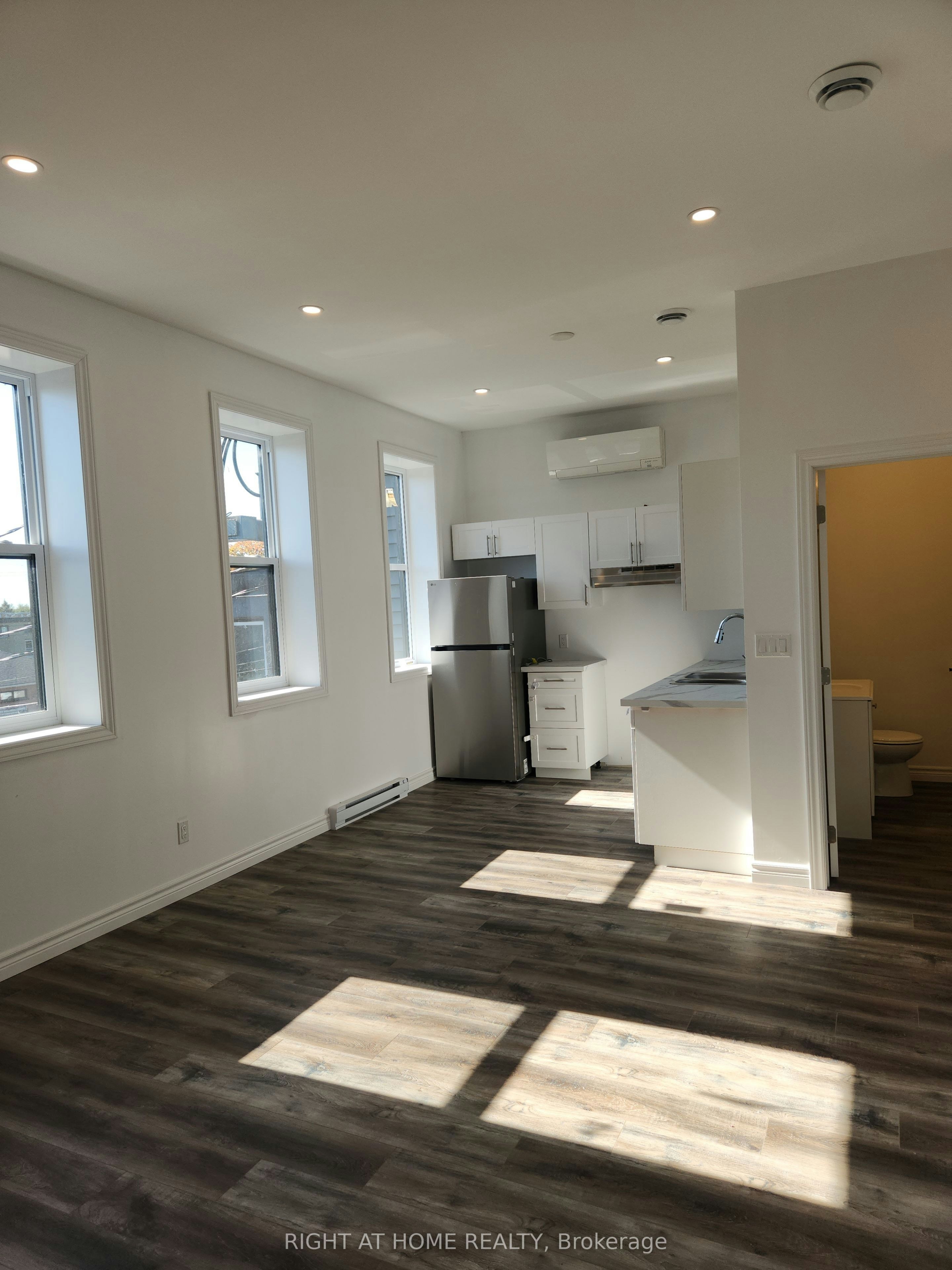 201-9 Queen Street W, Springwater, ON, L0L 1P0 - 6