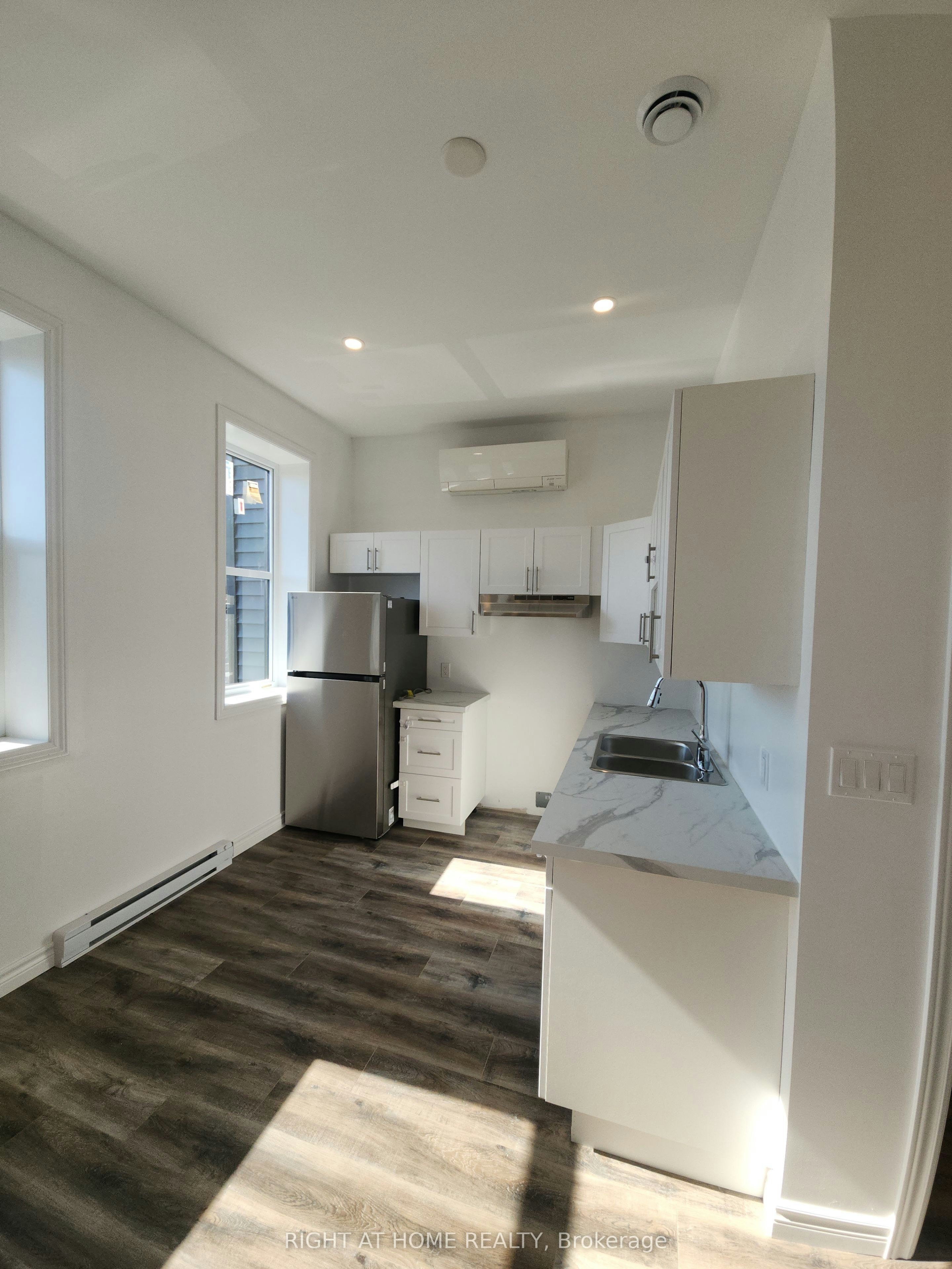 201-9 Queen Street W, Springwater, ON, L0L 1P0 - 5