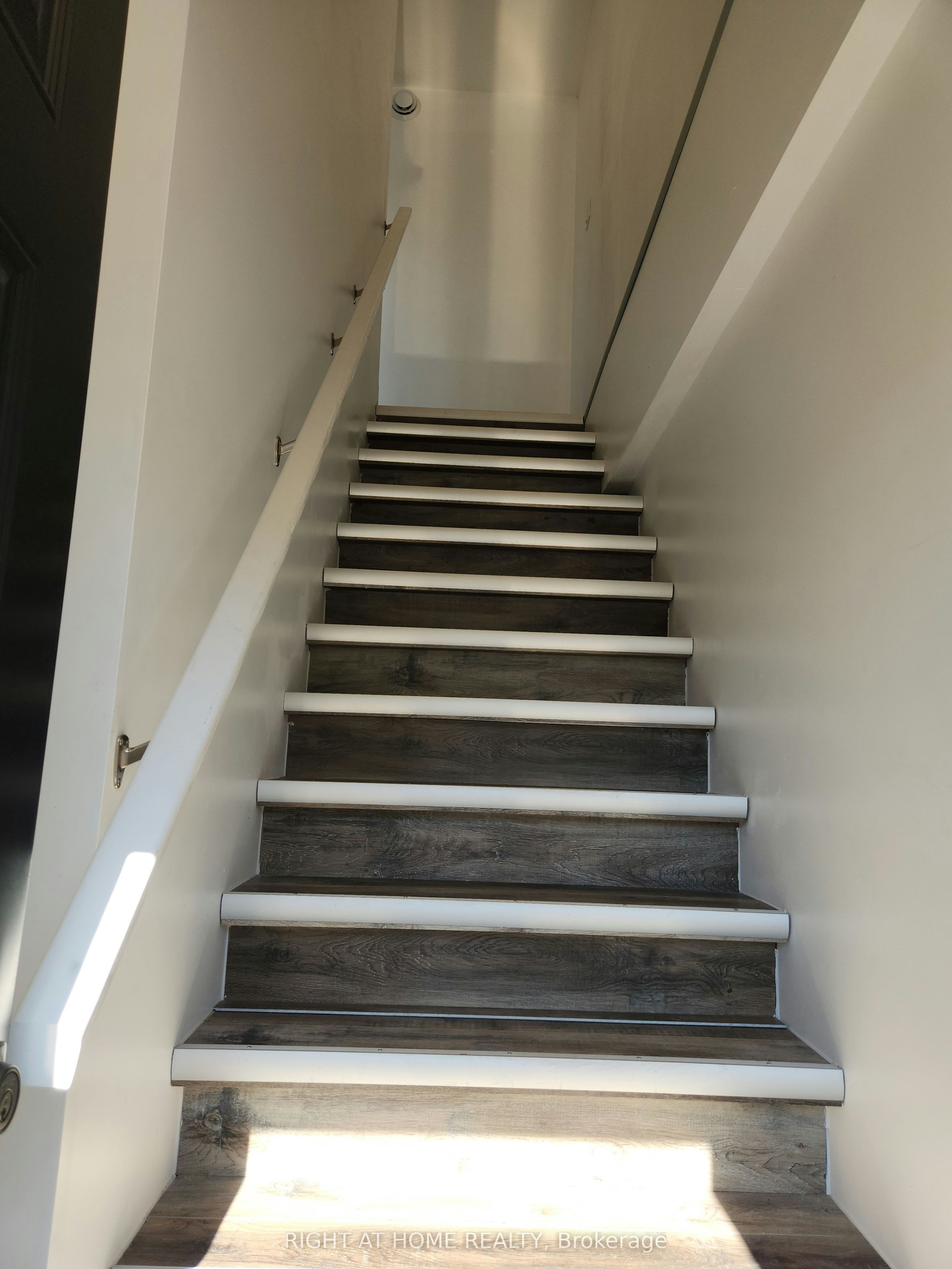 201-9 Queen Street W, Springwater, ON, L0L 1P0 - 12